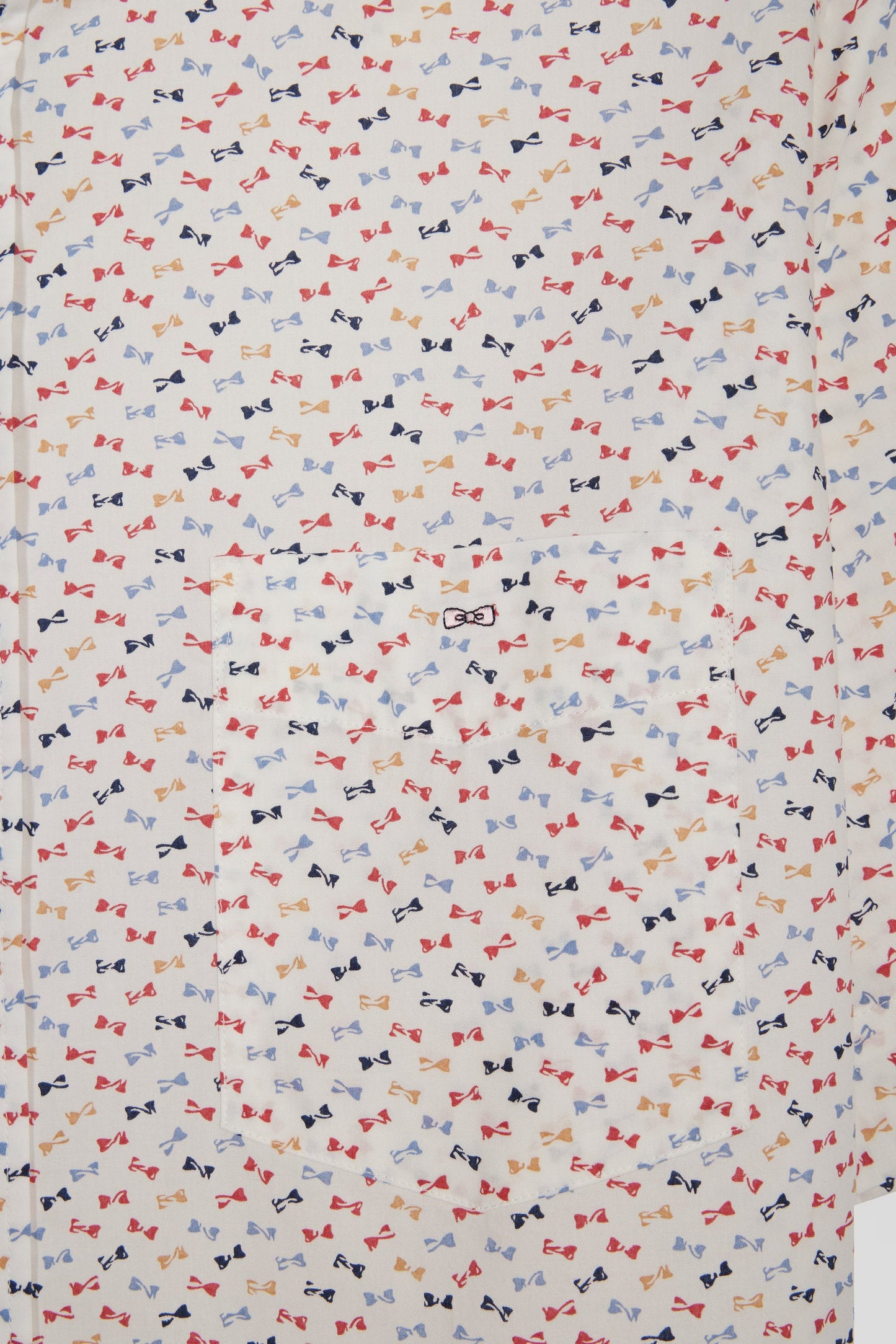 Chemise à manches courtes en popeline de coton écrue imprimé nœud papillon multicolore coupe droite