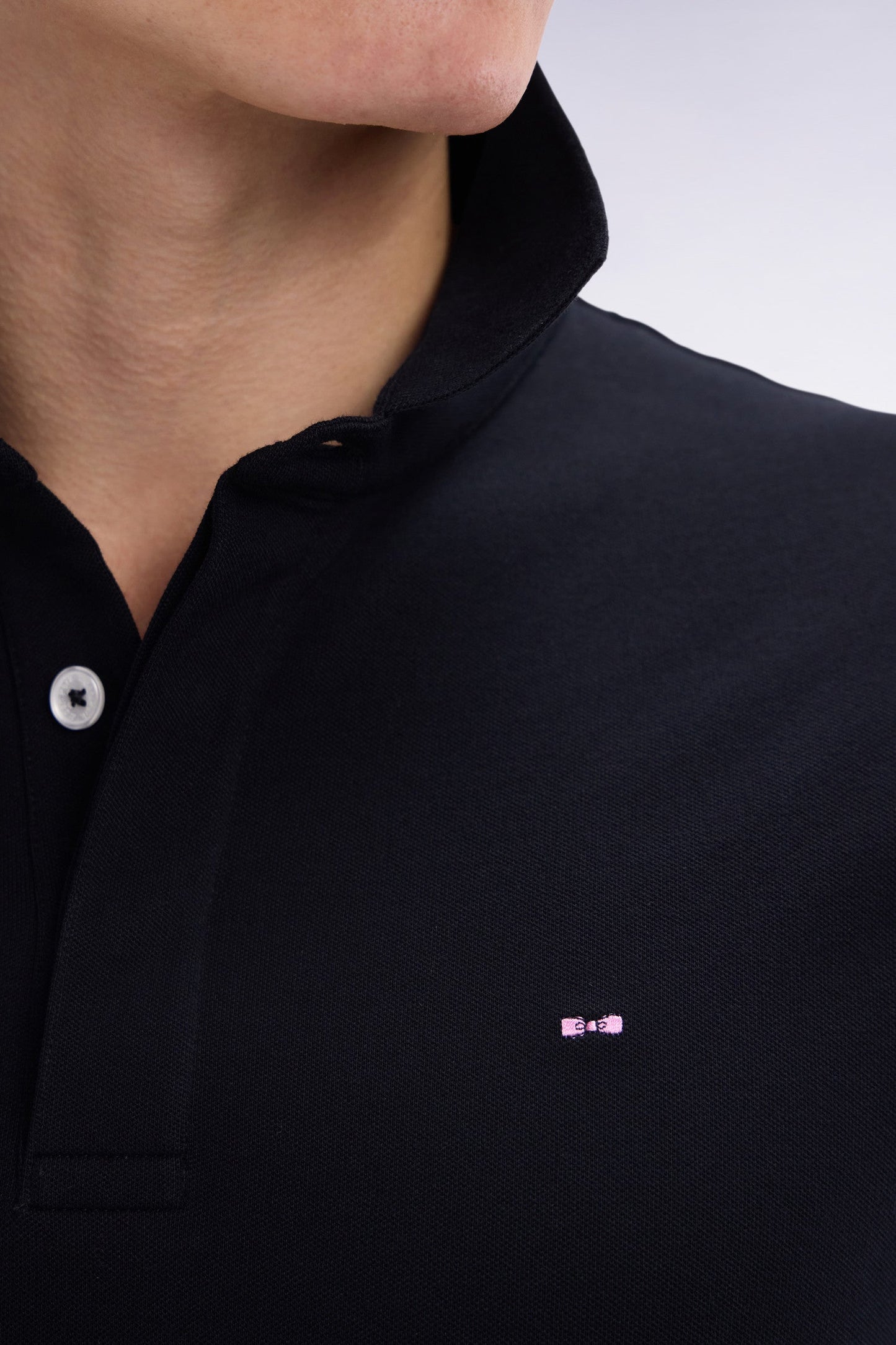 Polo à manches courtes en coton stretchnoir coupe ajustée