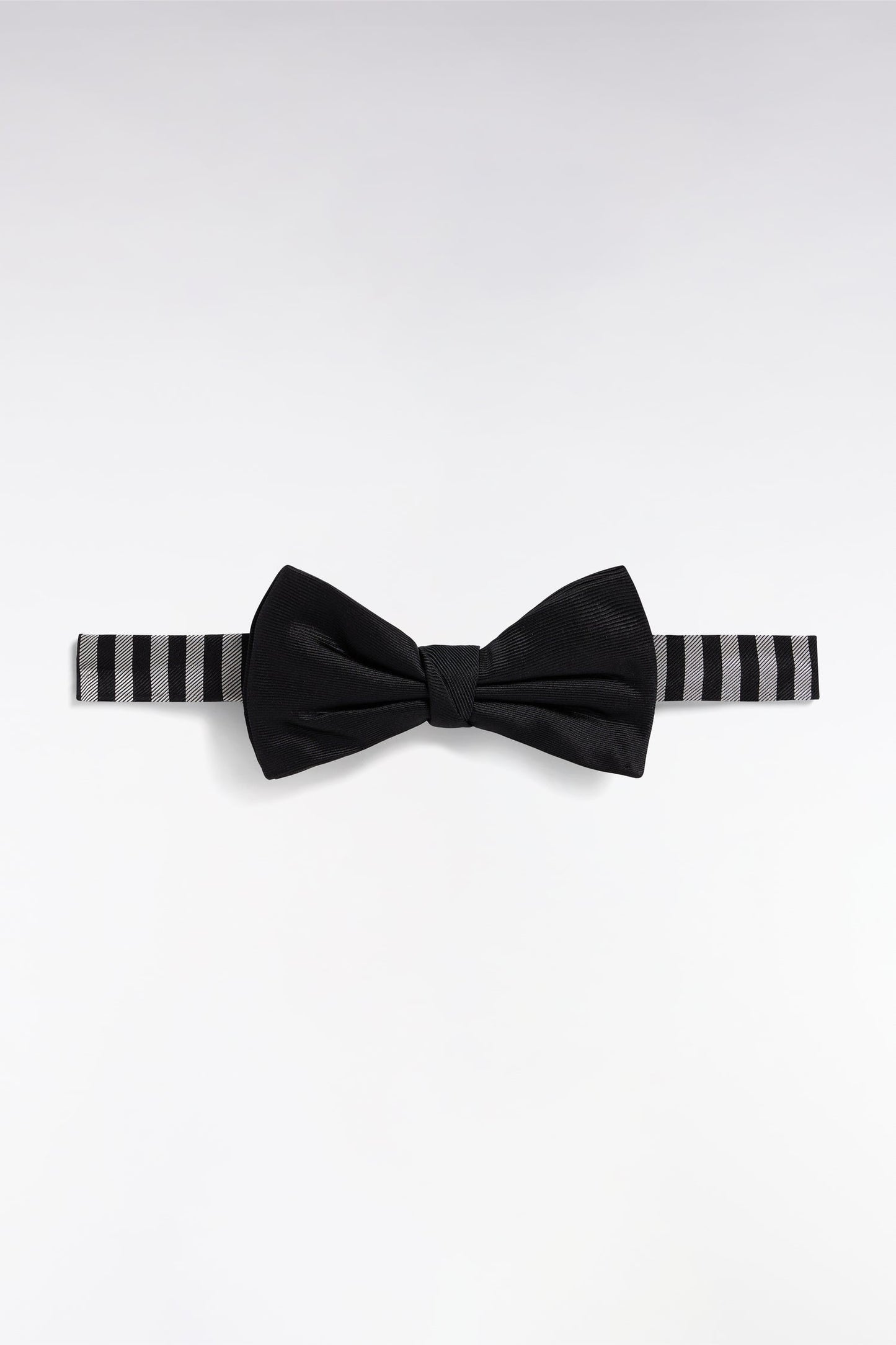 Noeud papillon en soie noir collier rayé