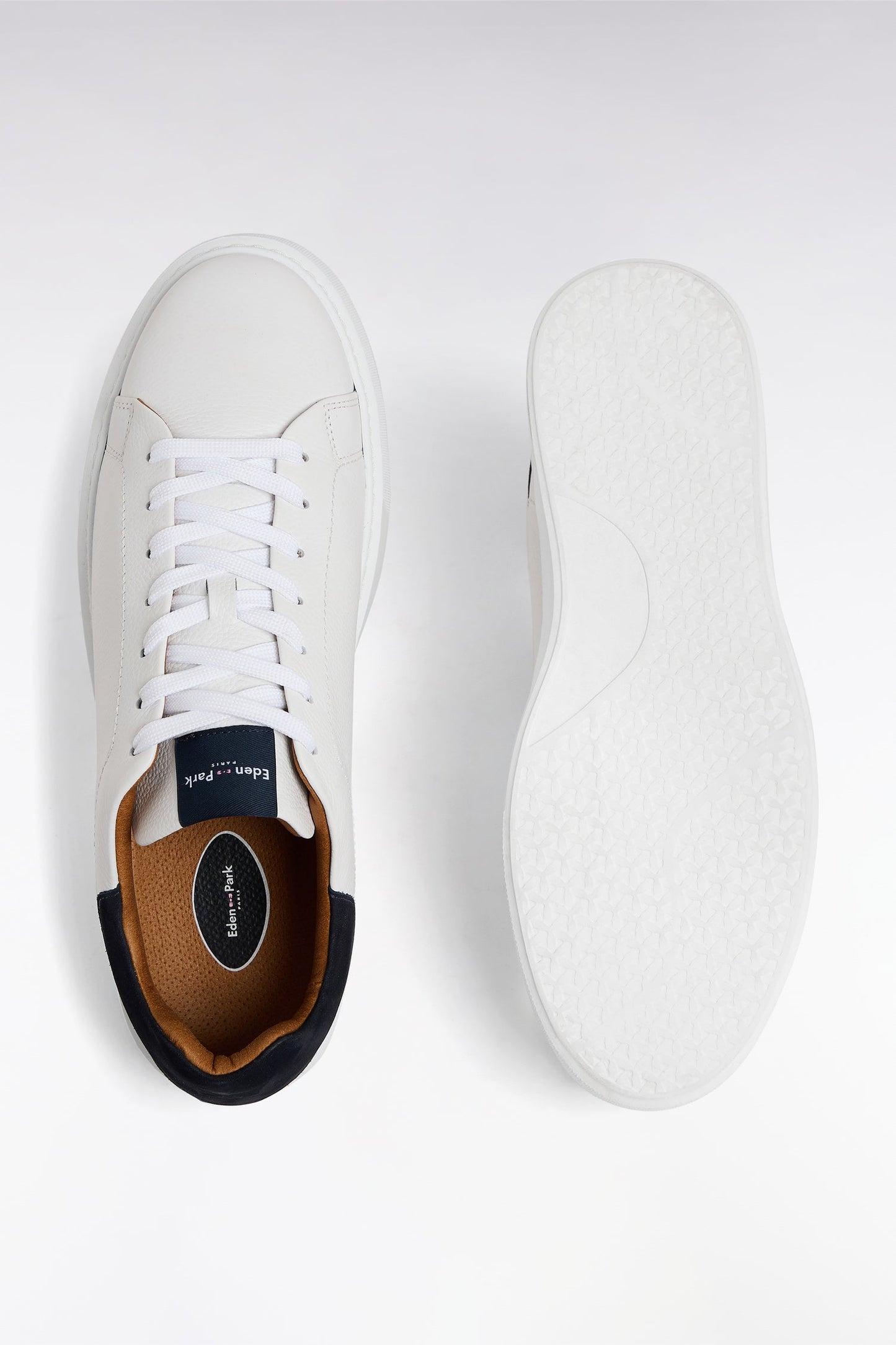 Baskets en cuir grainé blanc