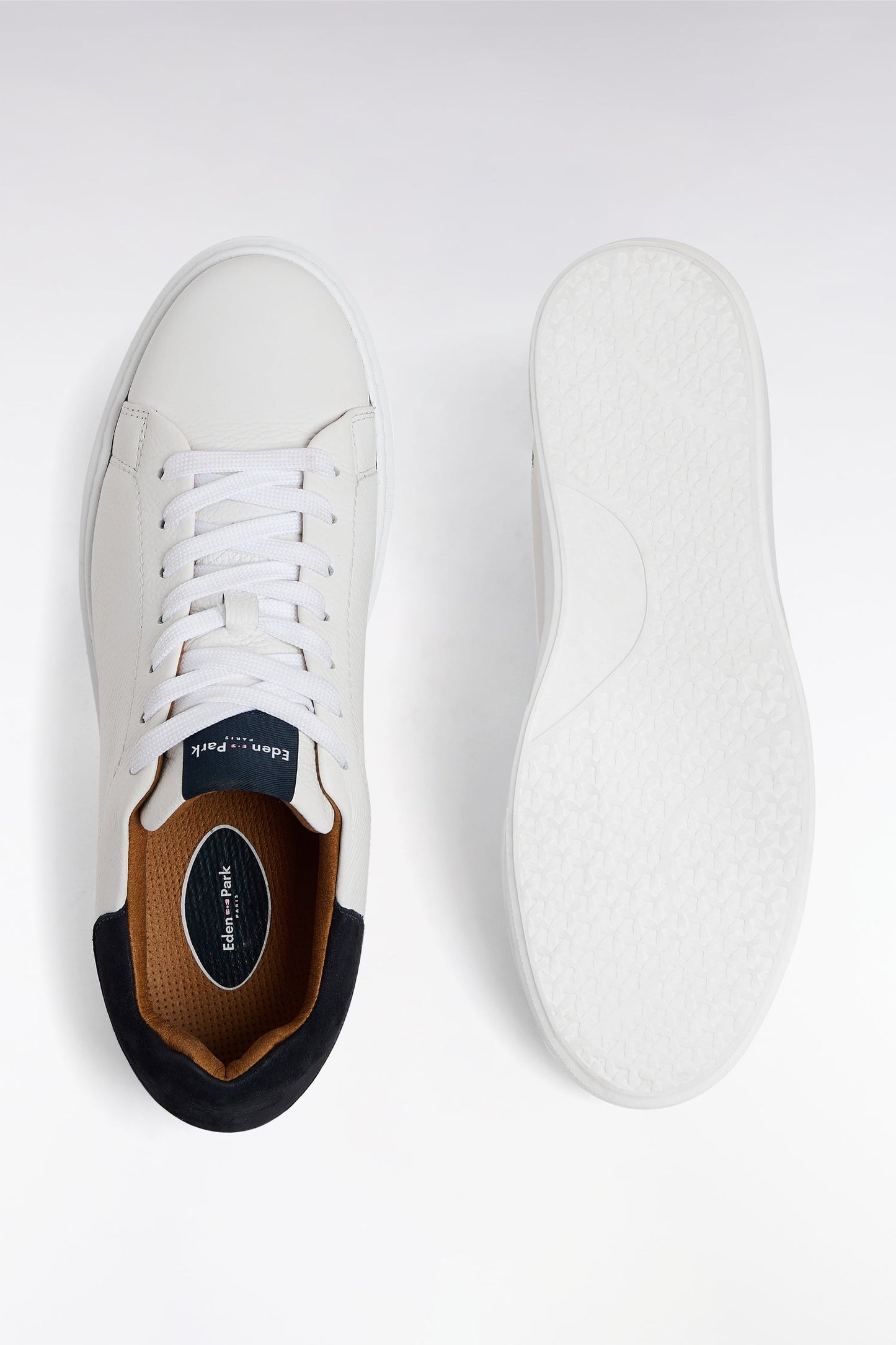 Baskets en cuir grainé blanc