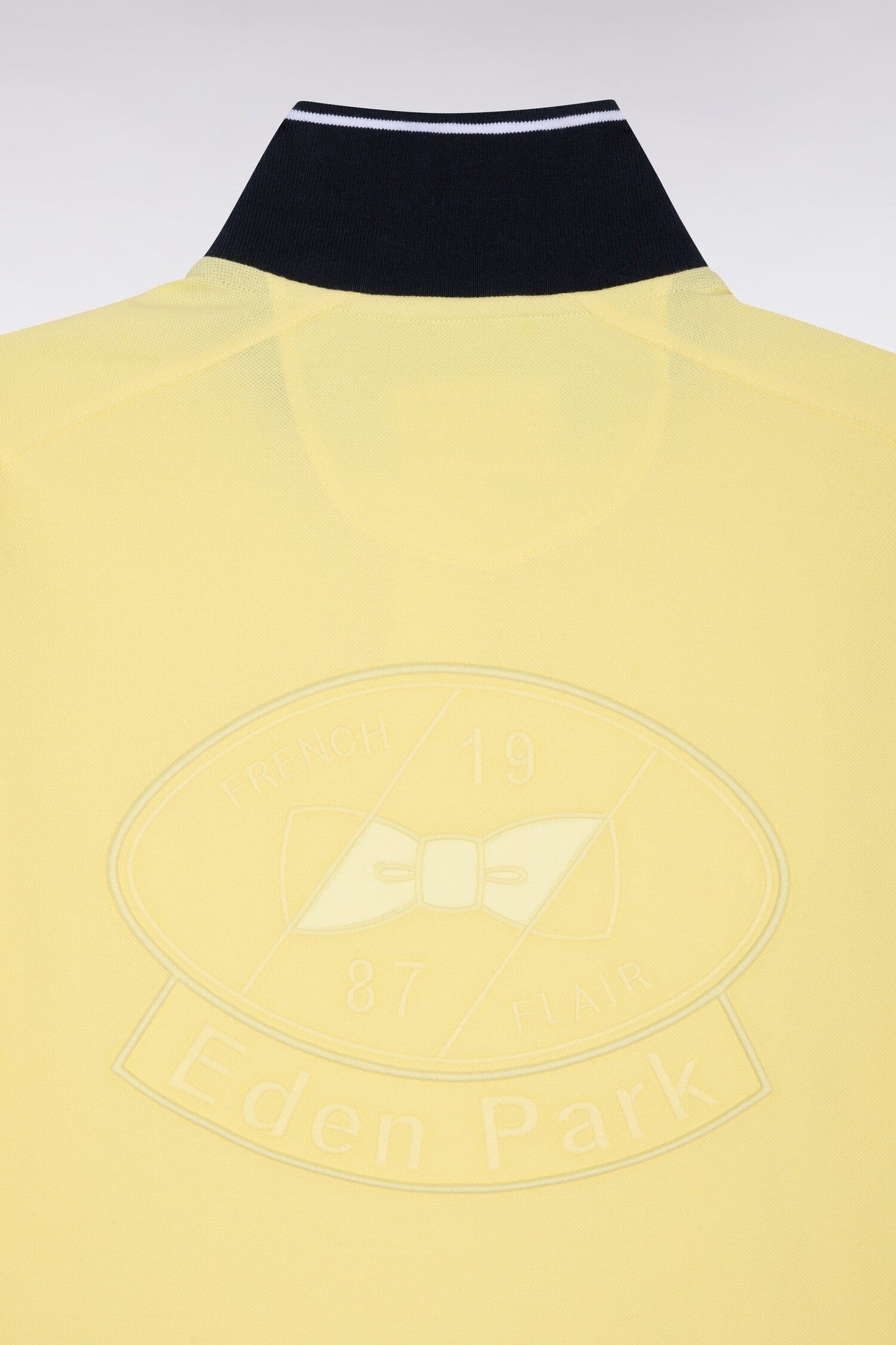 Polo à manches courtes en coton jaune clair brodé coupe regular
