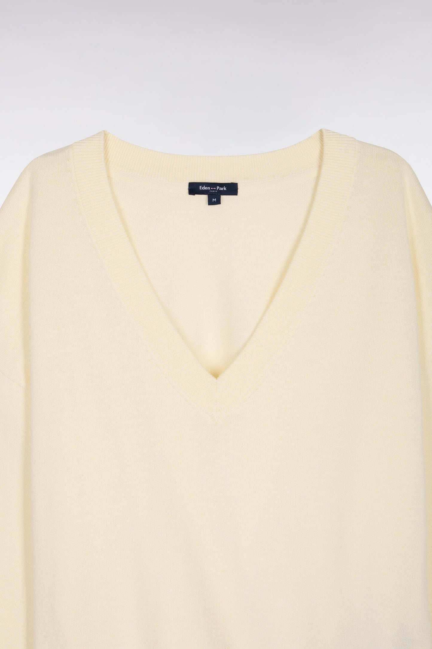 Pull-over à col V en coton écru coupe oversized