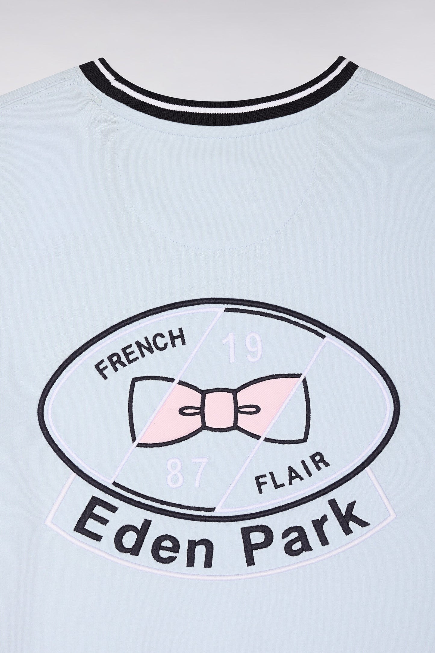 T-shirt à manches courtes en coton bleu ciel brodé coupe regular