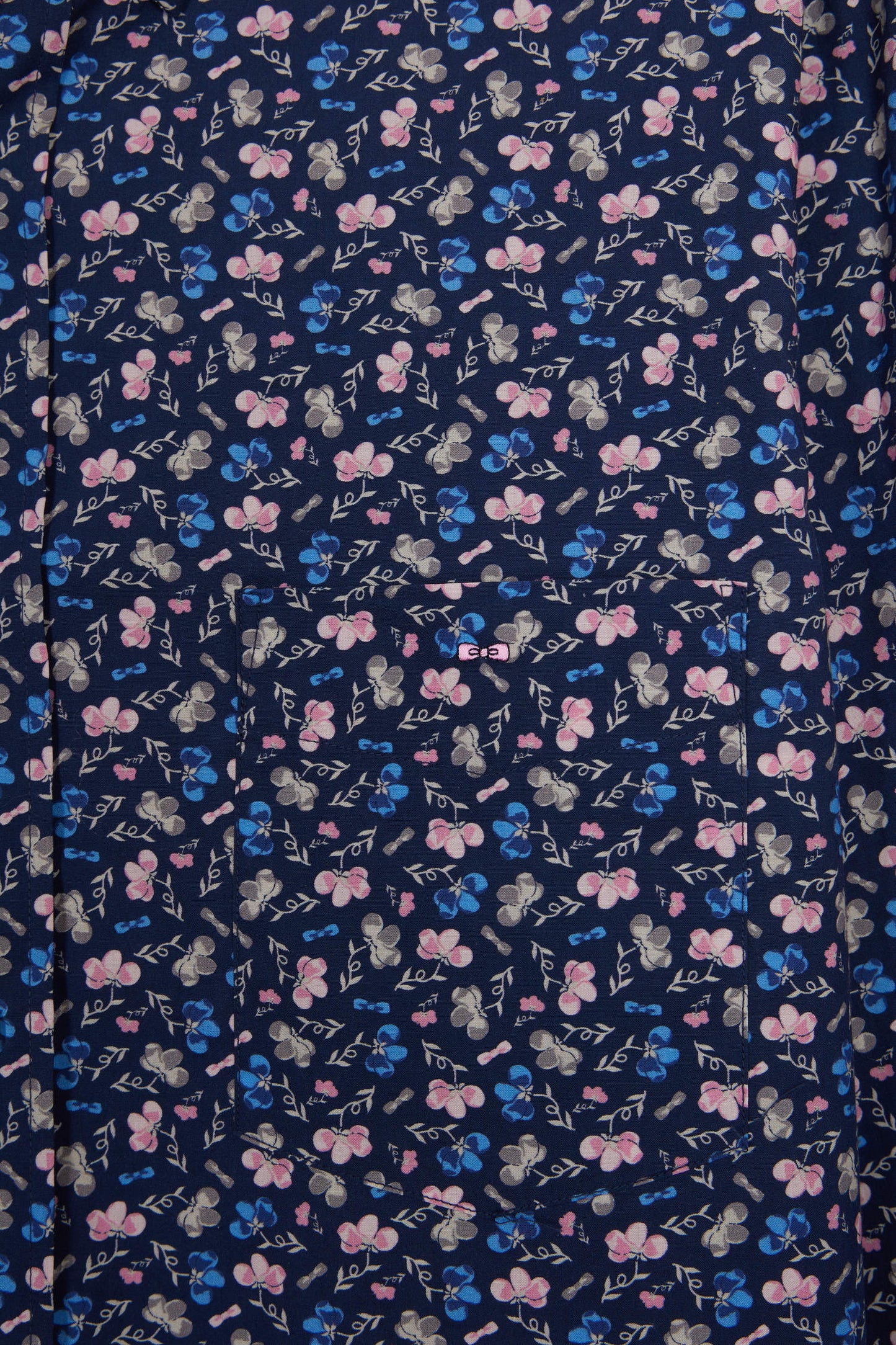 Chemise en coton bleu à micro-motifs fleurs coupe droite