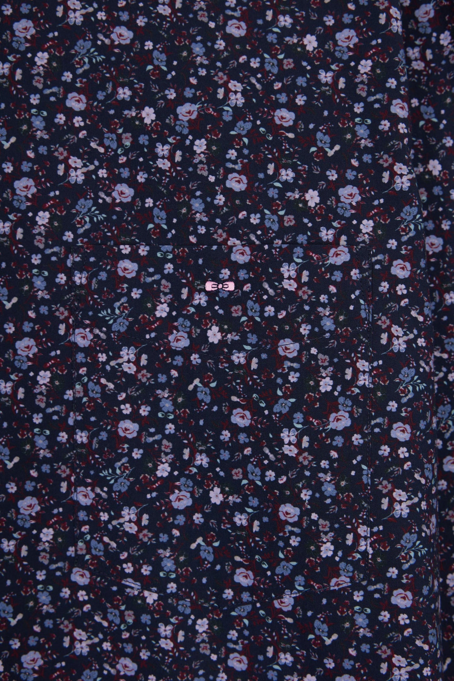 Chemise en coton marine à micro-motifs fleurs coupe droite