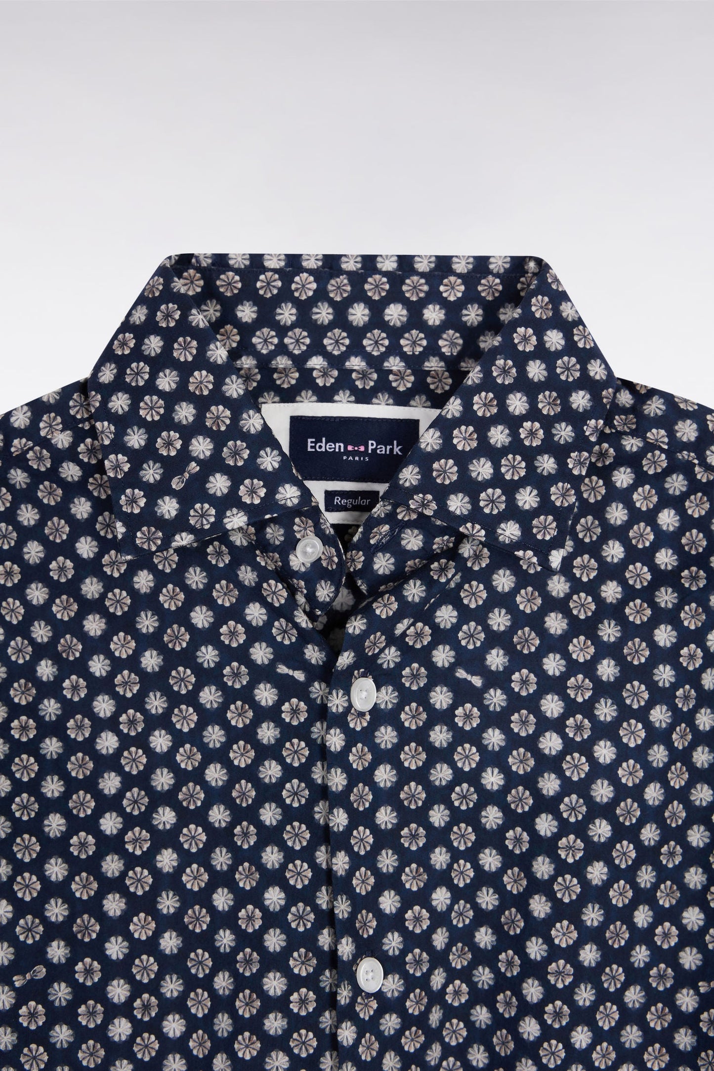 Chemise en coton marine à imprimé floral graphique coupe droite