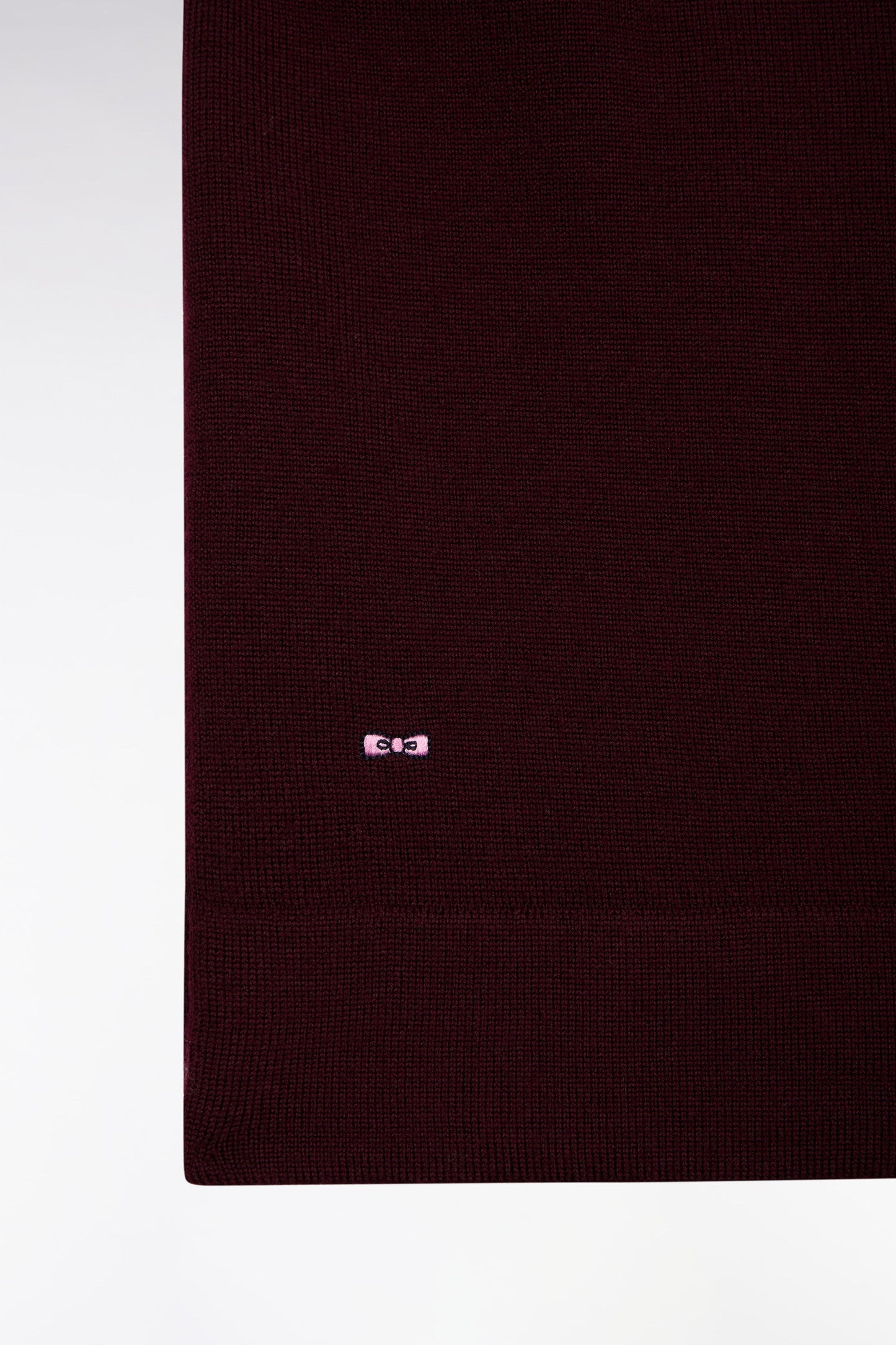 Cardigan à col classique en laine mérinos bordeaux coupe droite