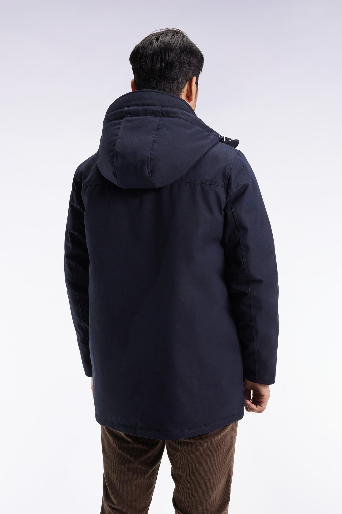 Parka courte en nylon marine à poches plaquées