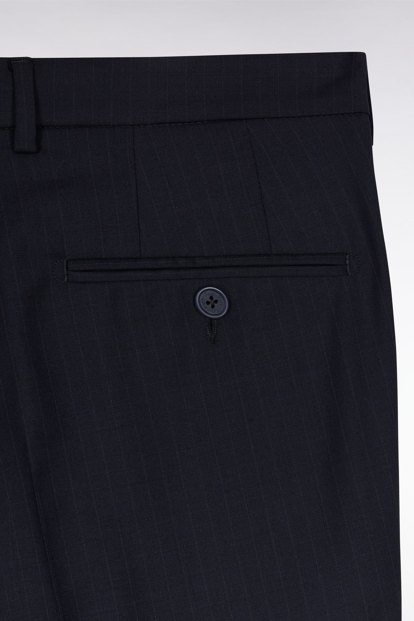 Pantalon en laine stretch mélangée marine à rayures fines