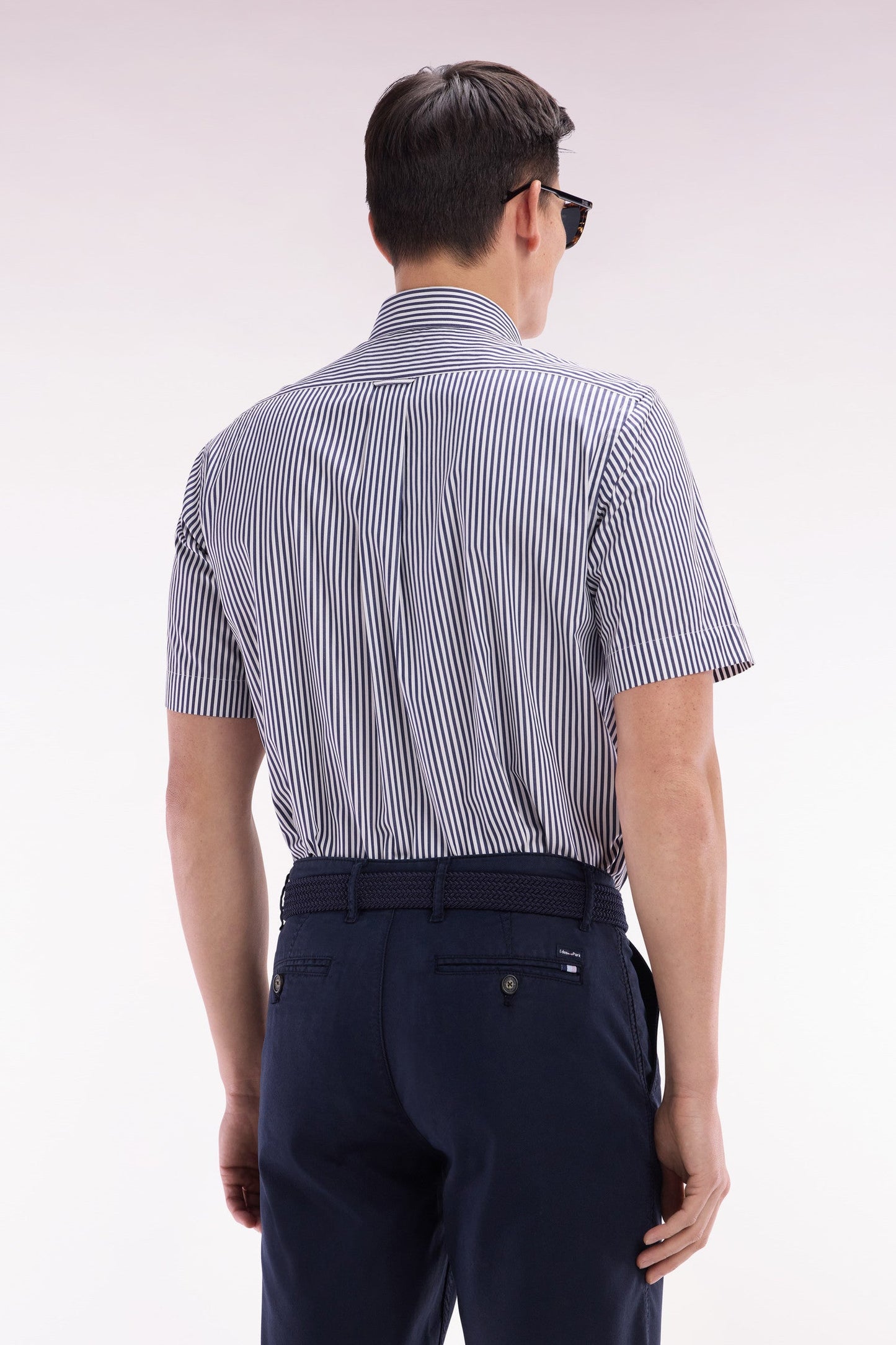 Chemise à manches courtes en coton rayé bleu foncé coupe droite