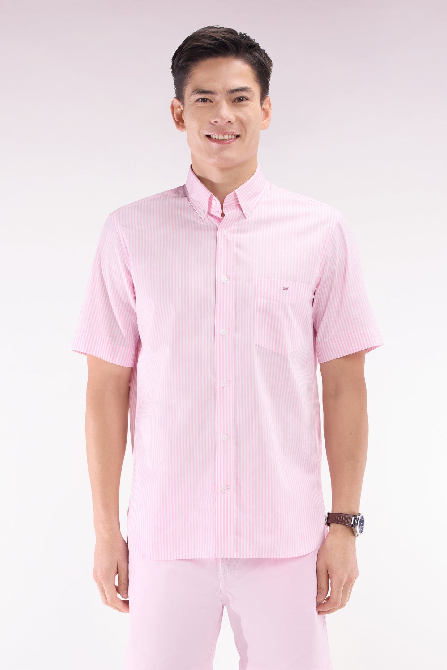 Chemise à manches courtes en coton rayé rose coupe droite