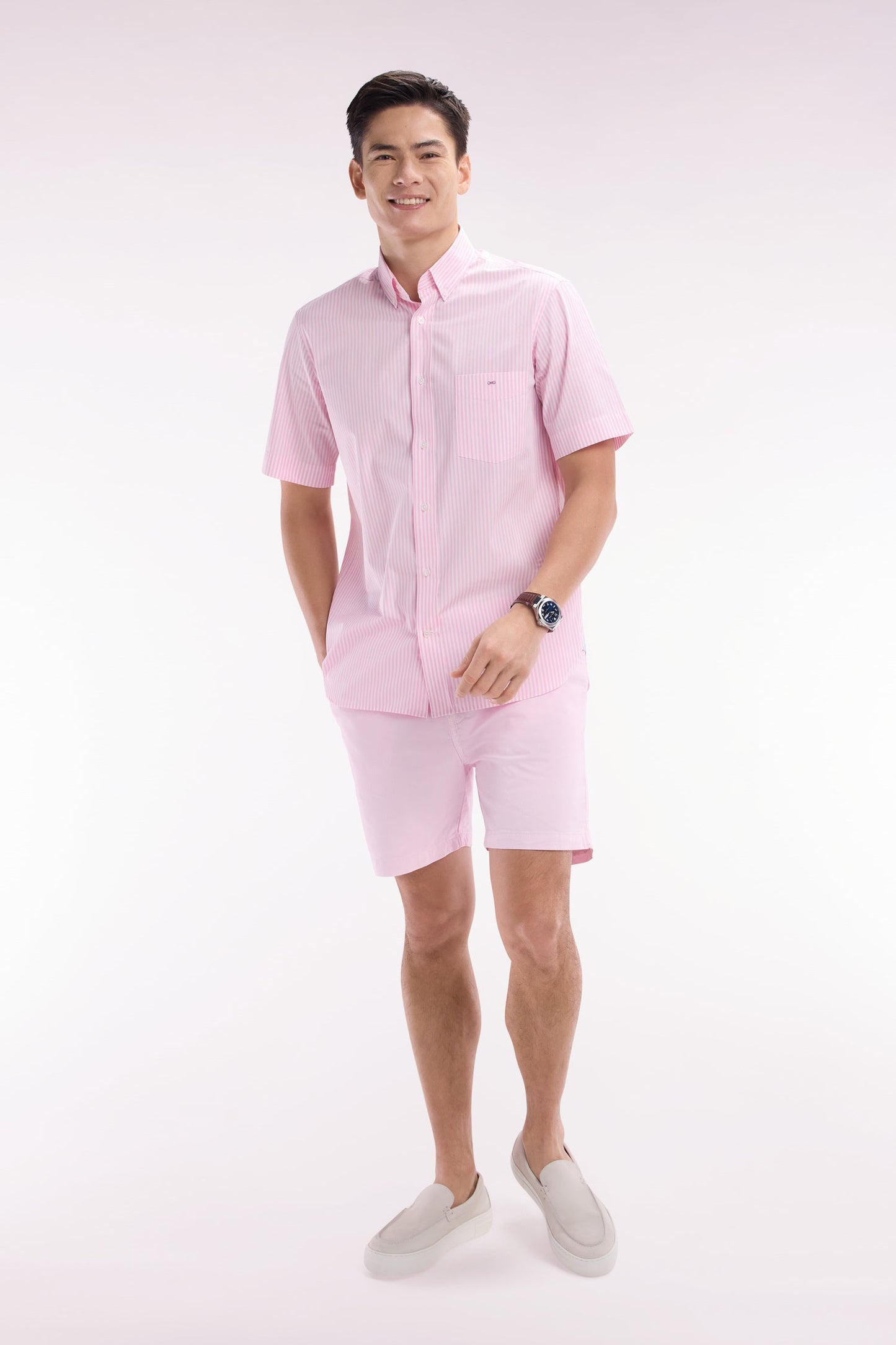 Chemise à manches courtes en coton rayé rose coupe droite