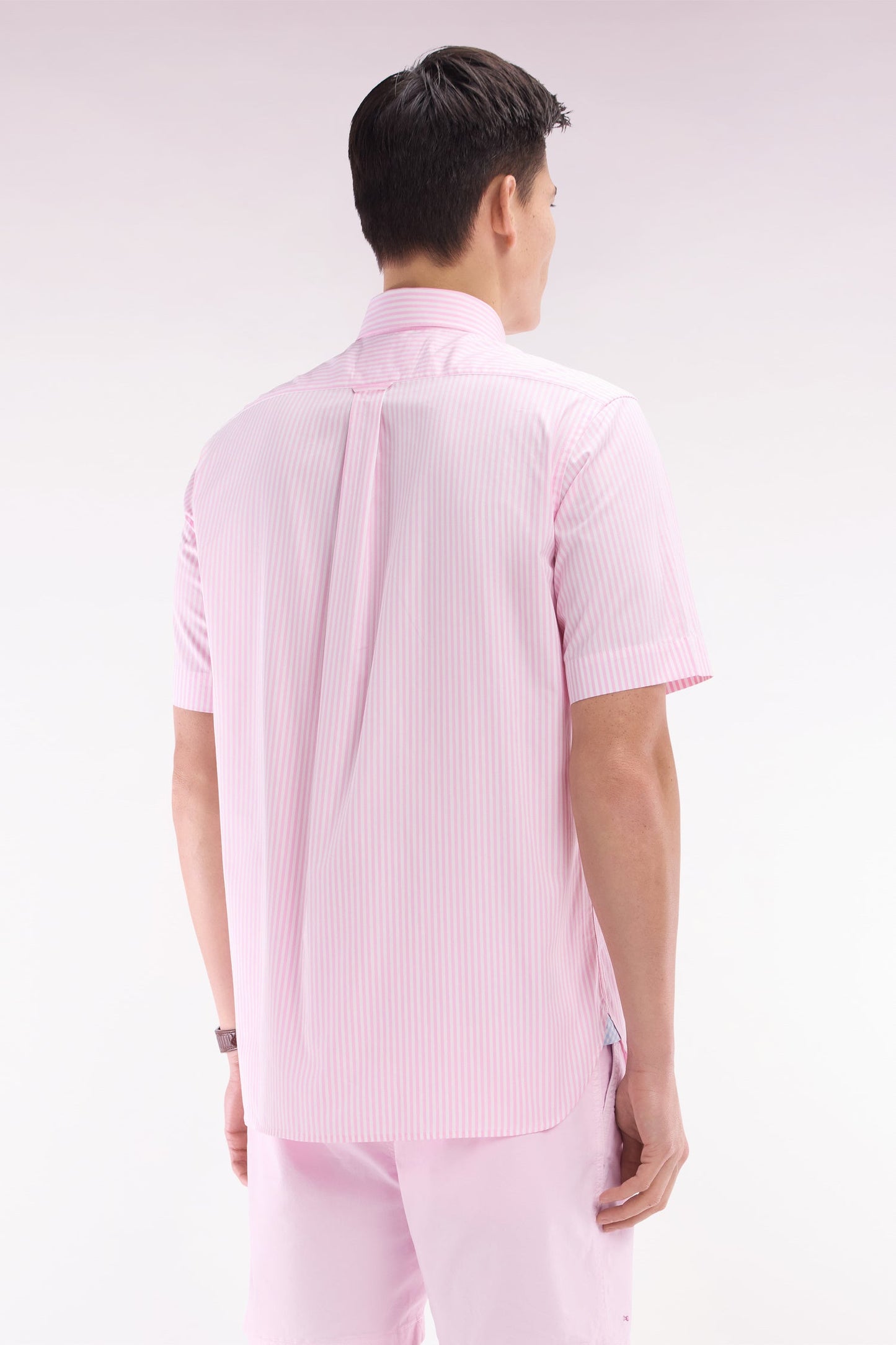 Chemise à manches courtes en coton rayé rose coupe droite