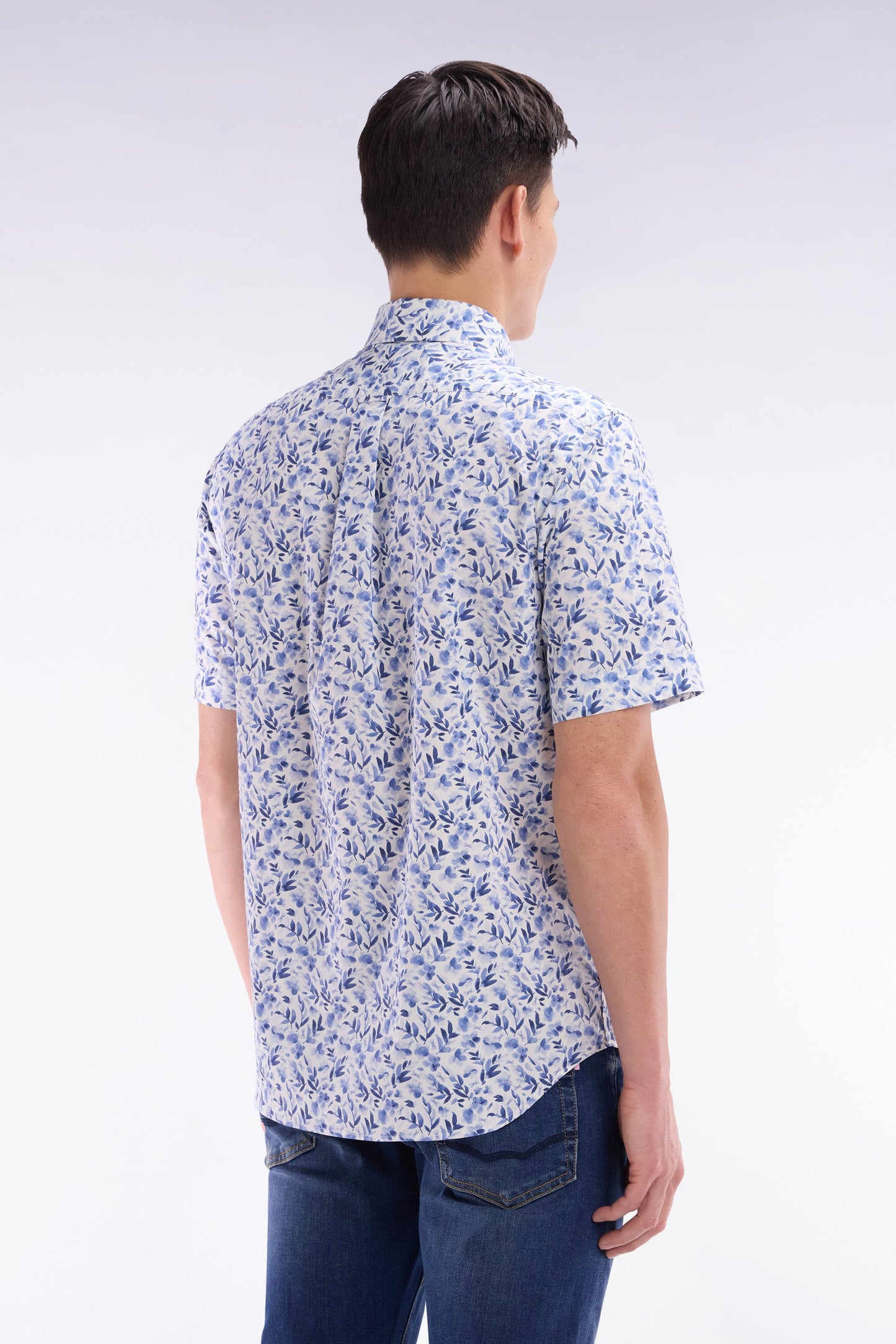 Chemise à manches courtes en popeline de coton bleue imprimé végétal coupe droite