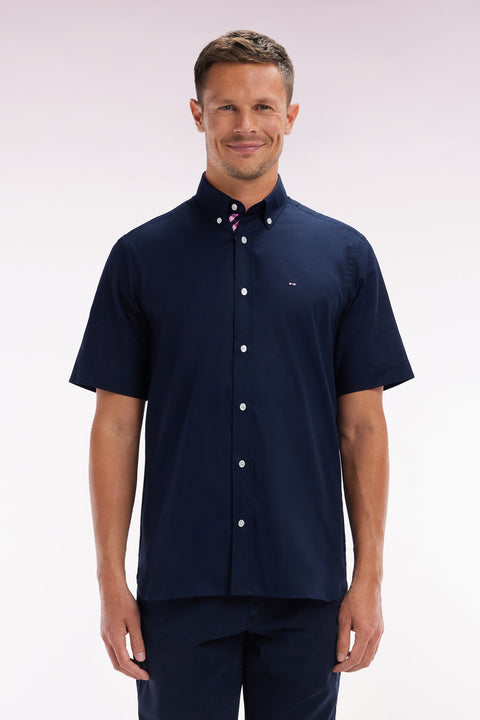 Chemise à manches courtes en coton marine broderie et patte de boutonnage cerclées coupe droite - Image 1