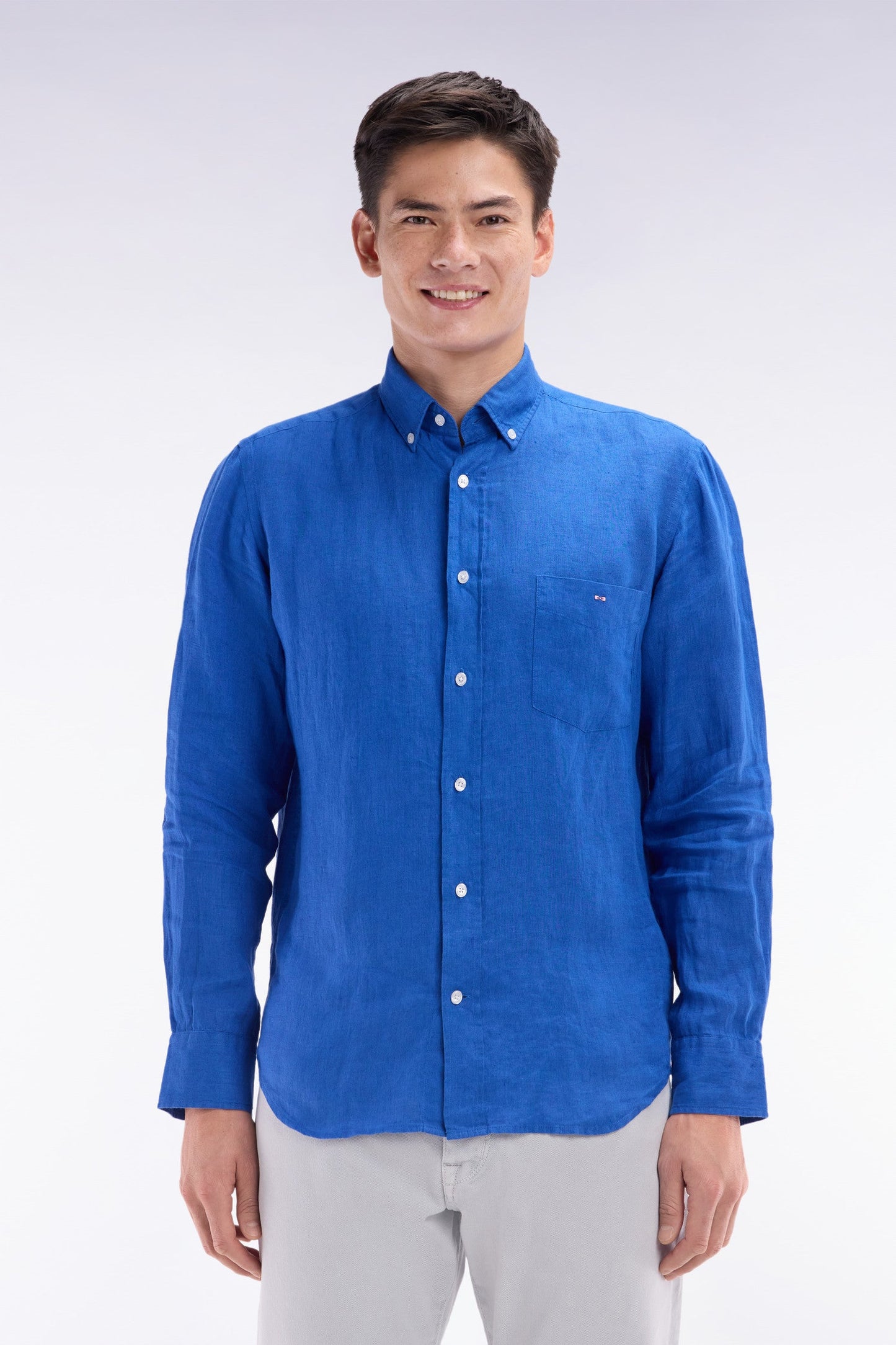 Chemise en lin bleu unie coupe droite