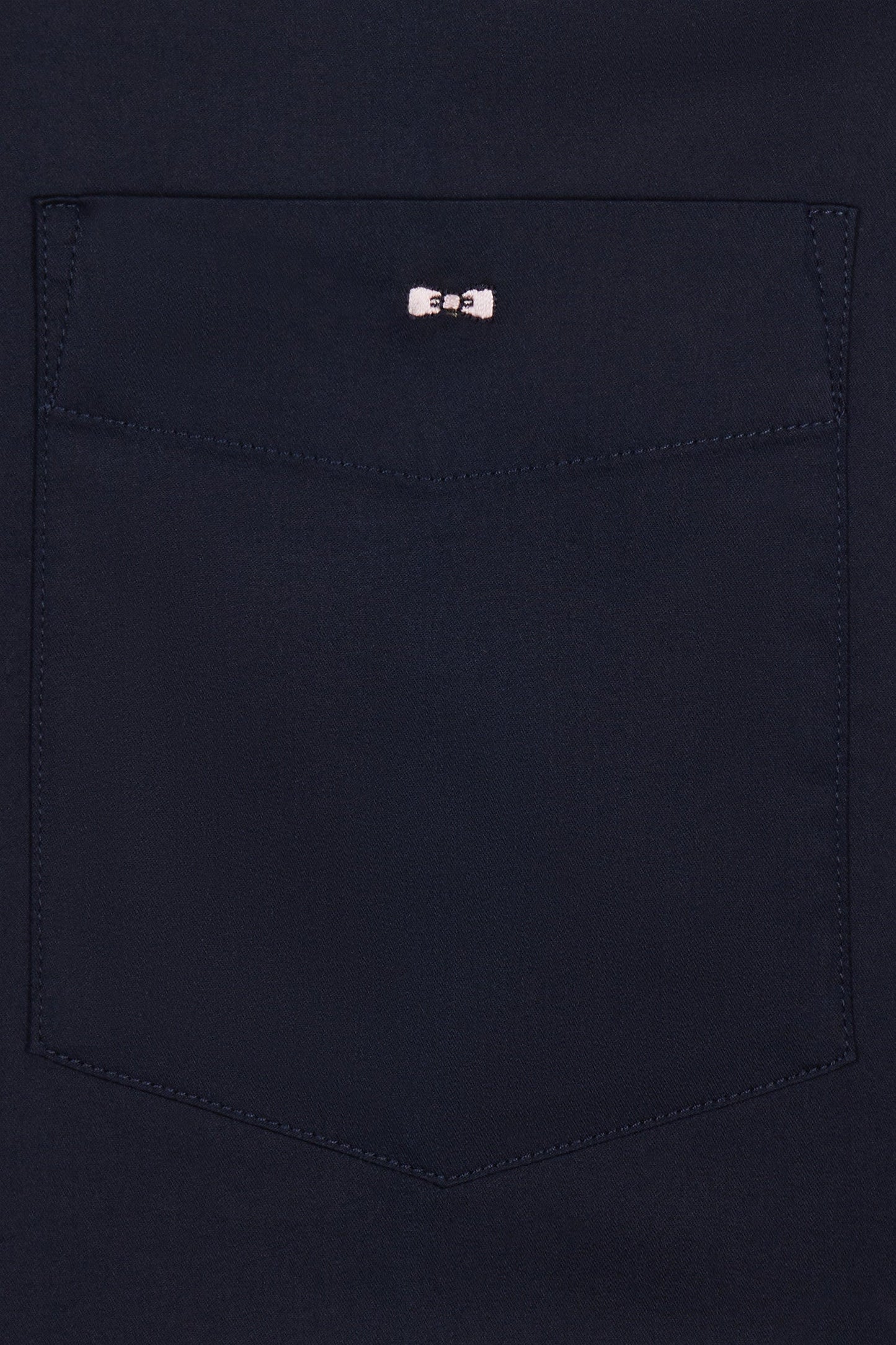 Chemise en twill de coton marine unie coupe droite