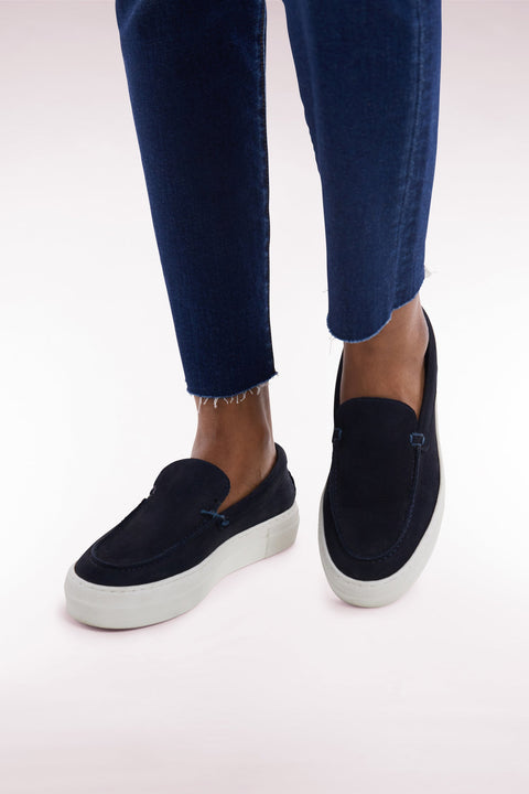 Mocassins femme à semelles sneakers en cuir suédé marine - Image 2