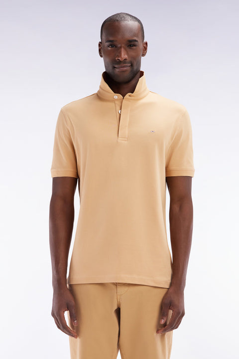 Polo à manches courtes en piqué coton stretch camel coupe ajustée - Image 1