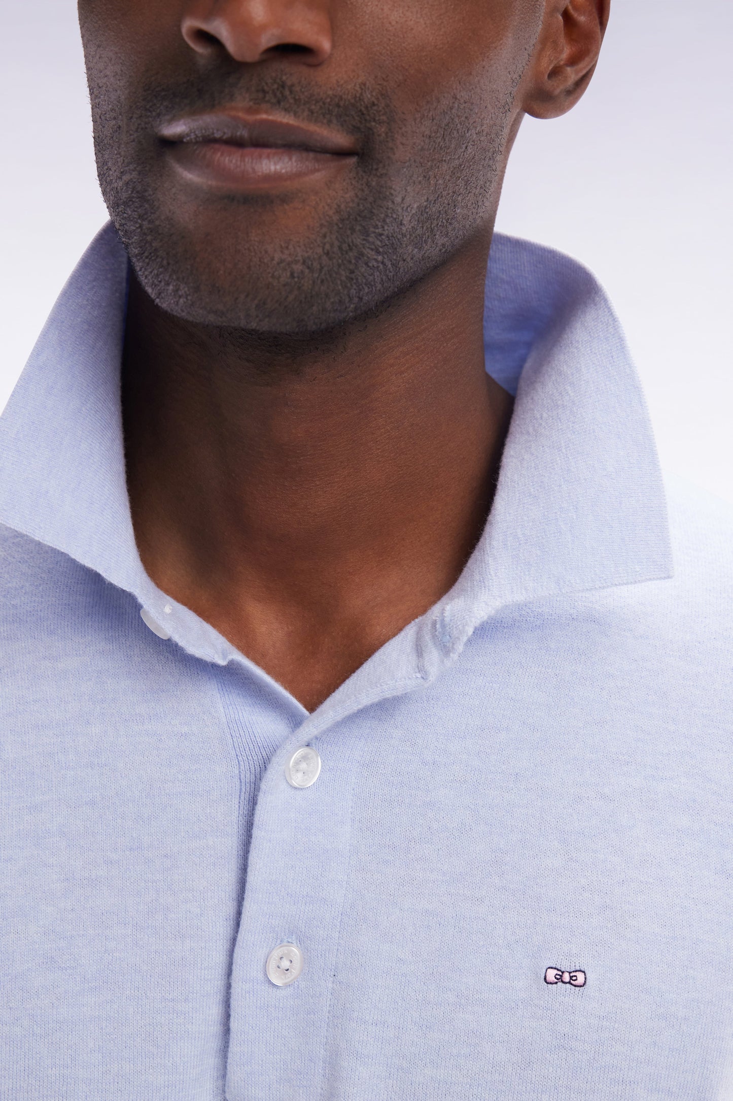 Pull col polo en coton et soie mélangés gris clair coupe droite