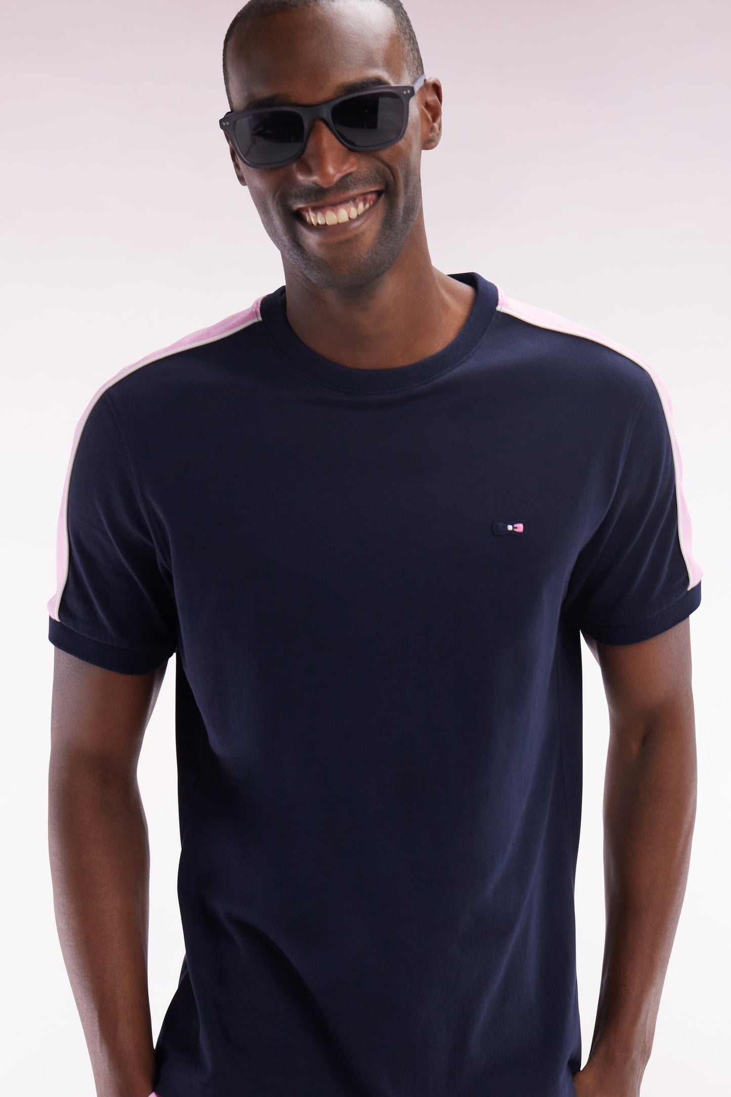T-shirt en coton marine broderie dos et découpes coupe droite