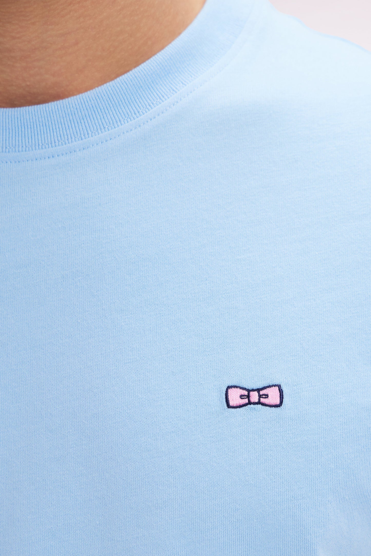 T-shirt en coton ciel broderie dos cerclée coupe droite