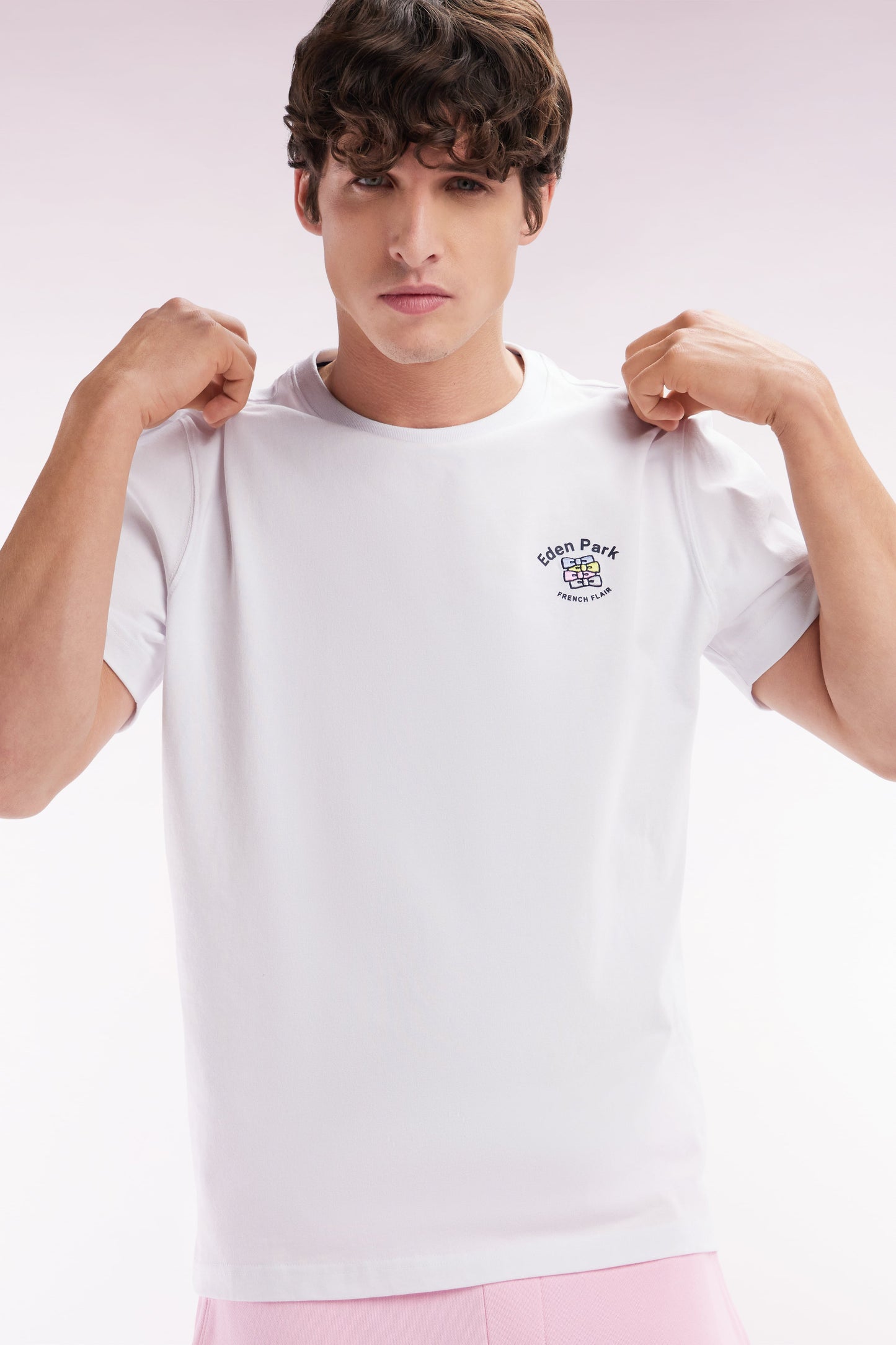 T-shirt en coton blanc broderie multicolore coupe décontractée