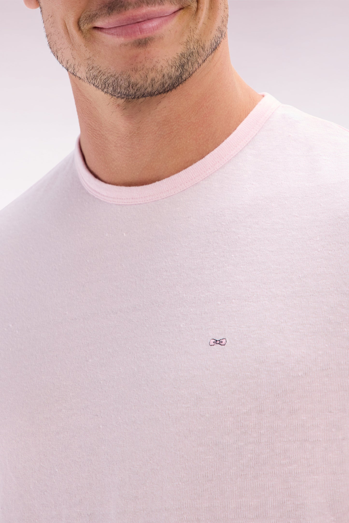 T-shirt uni en lin stretch rose coupe droite