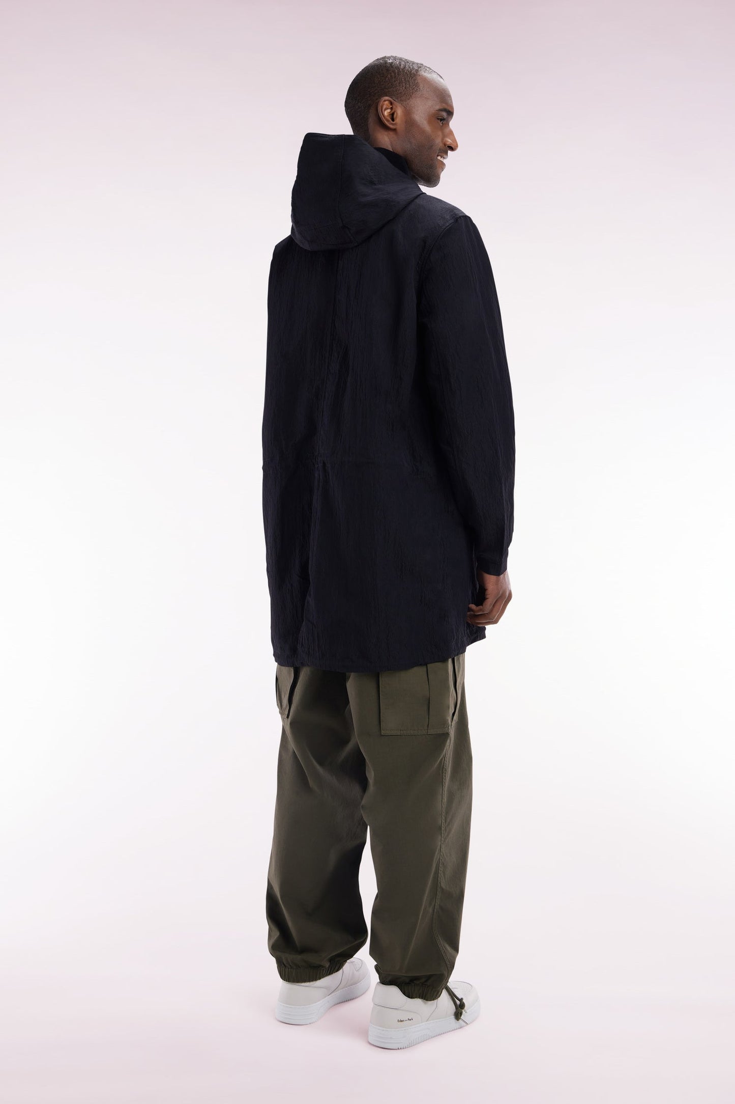 Parka légère à capuche intégrée noire
