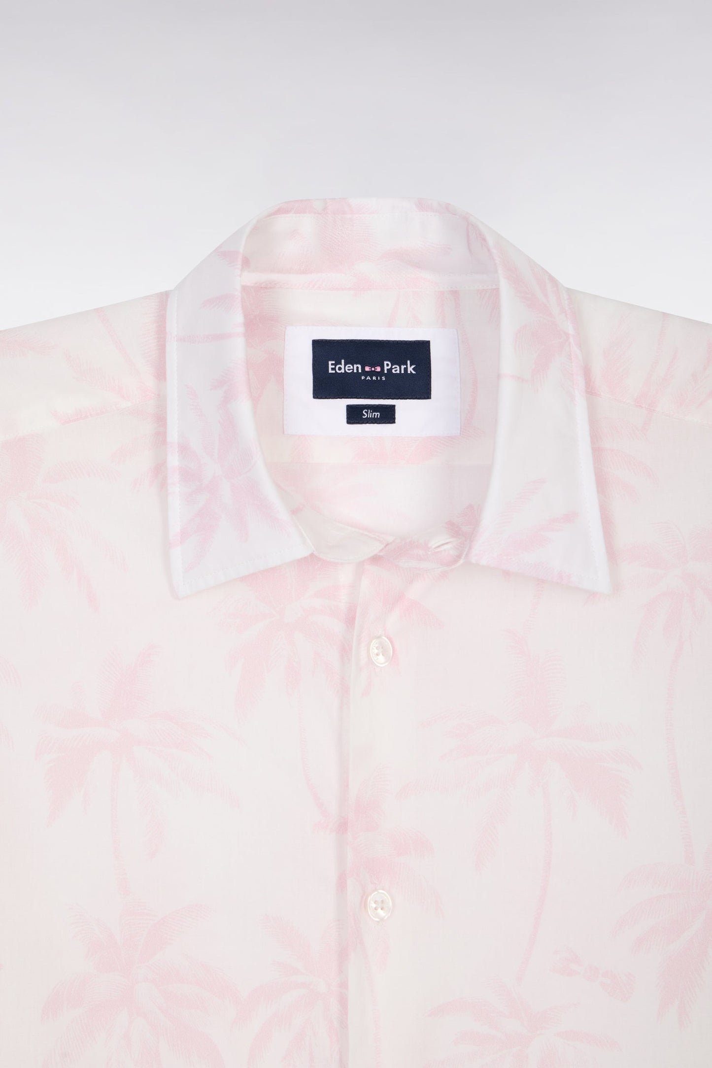 Chemise à manches courtes en coton rose imprimé palmiers coupe slim