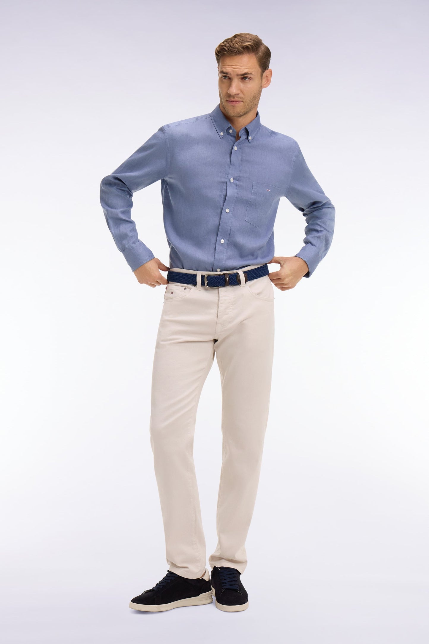Chemise en lin bleu coupe droite