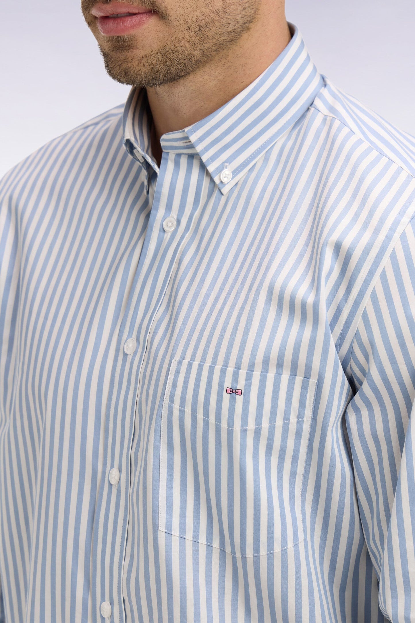 Chemise en coton bleu à rayures bâtons