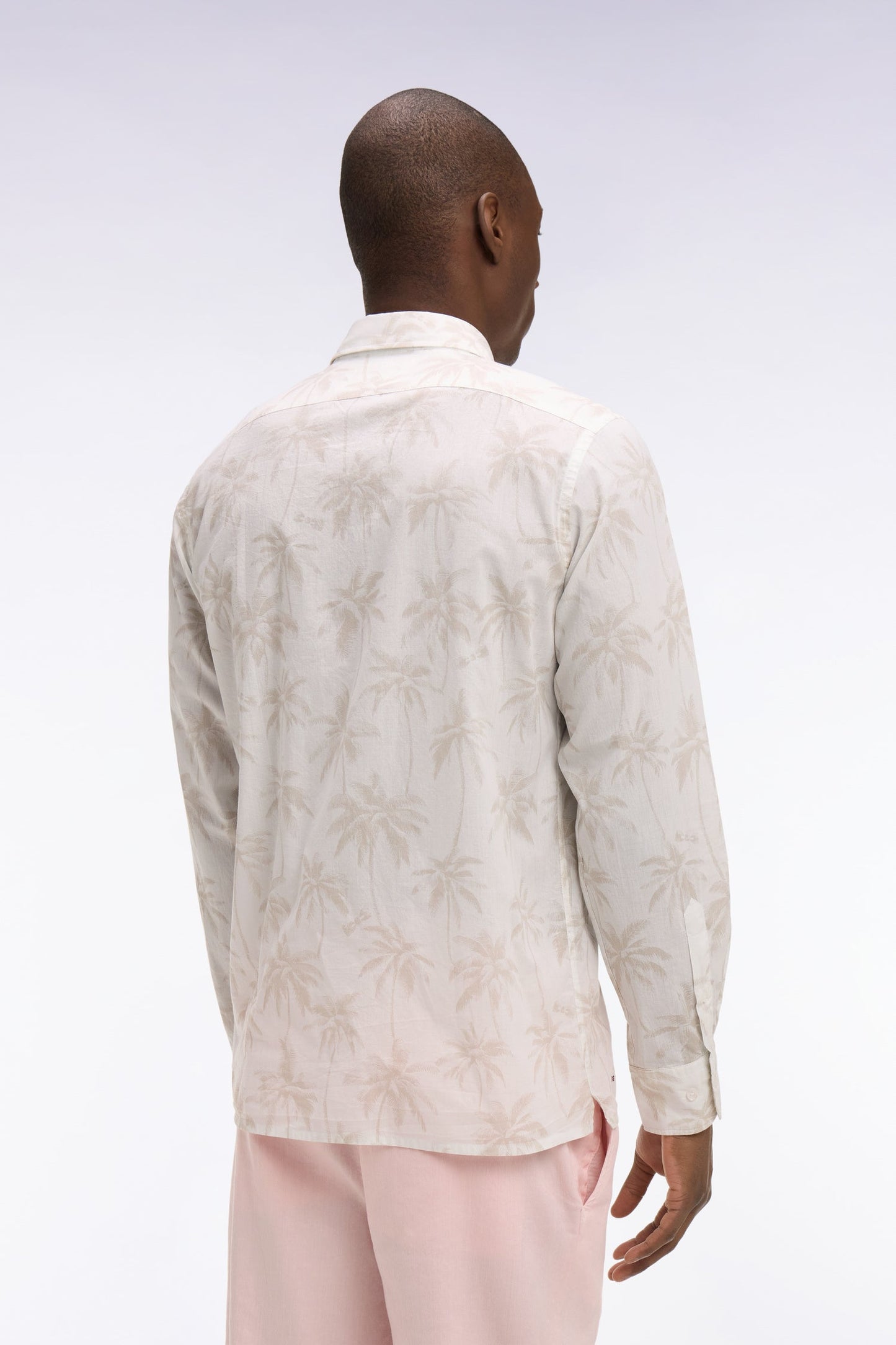Chemise en coton blanche imprimé palmier beige coupe regular