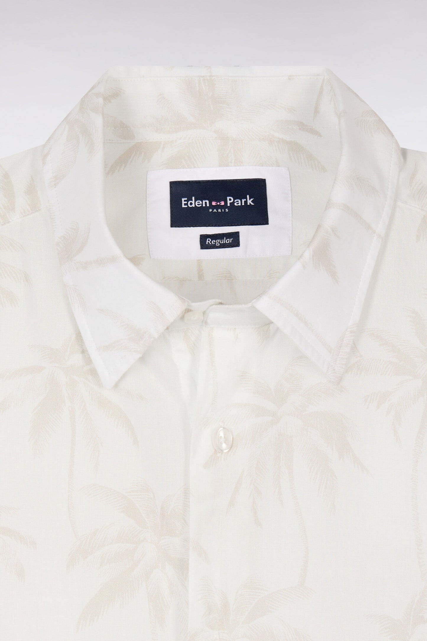 Chemise en coton blanche imprimé palmier beige coupe regular