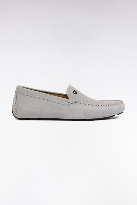 Mocassins en cuir suédé gris clair - Image 1