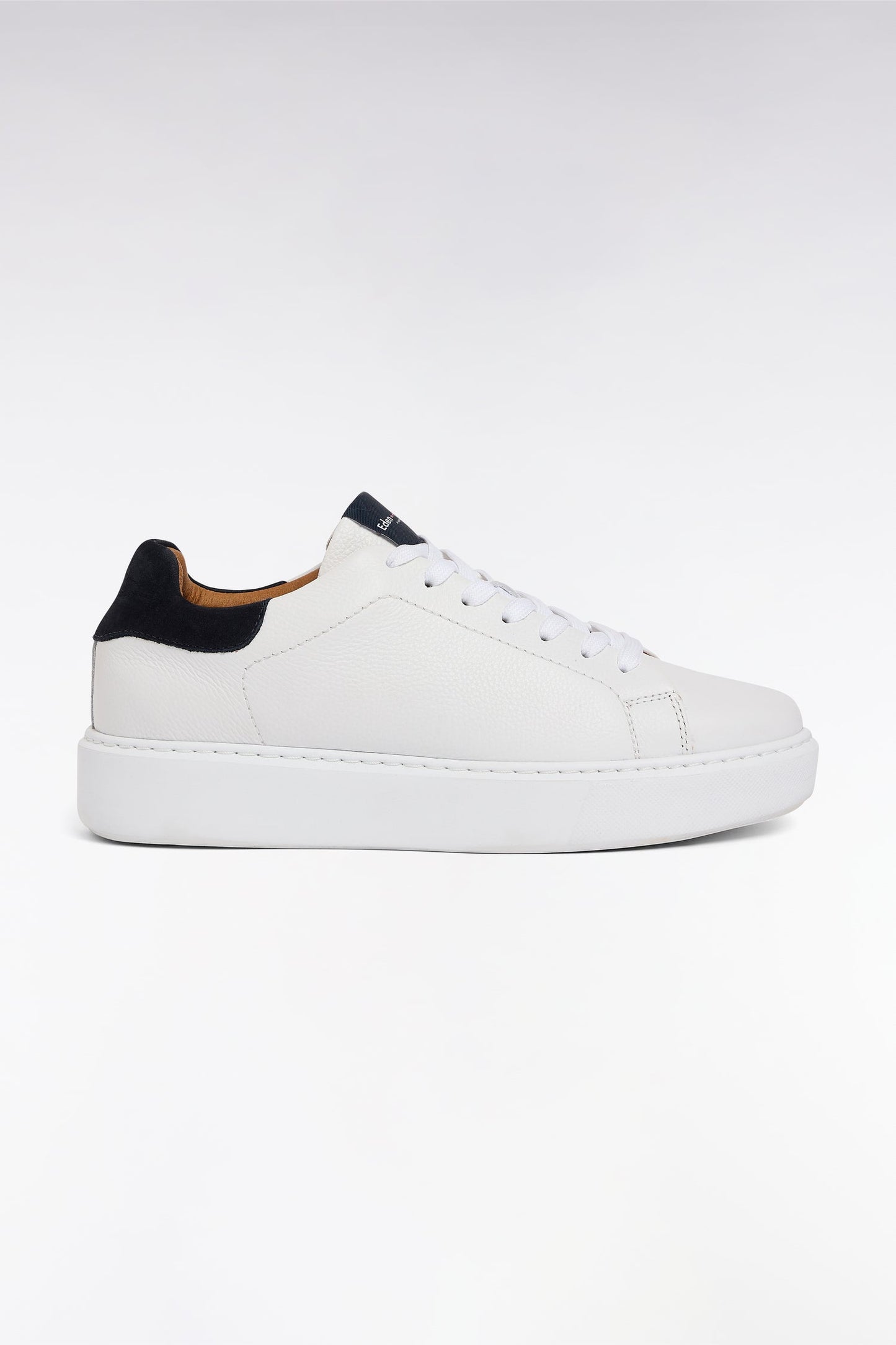 Baskets en cuir grainé blanc