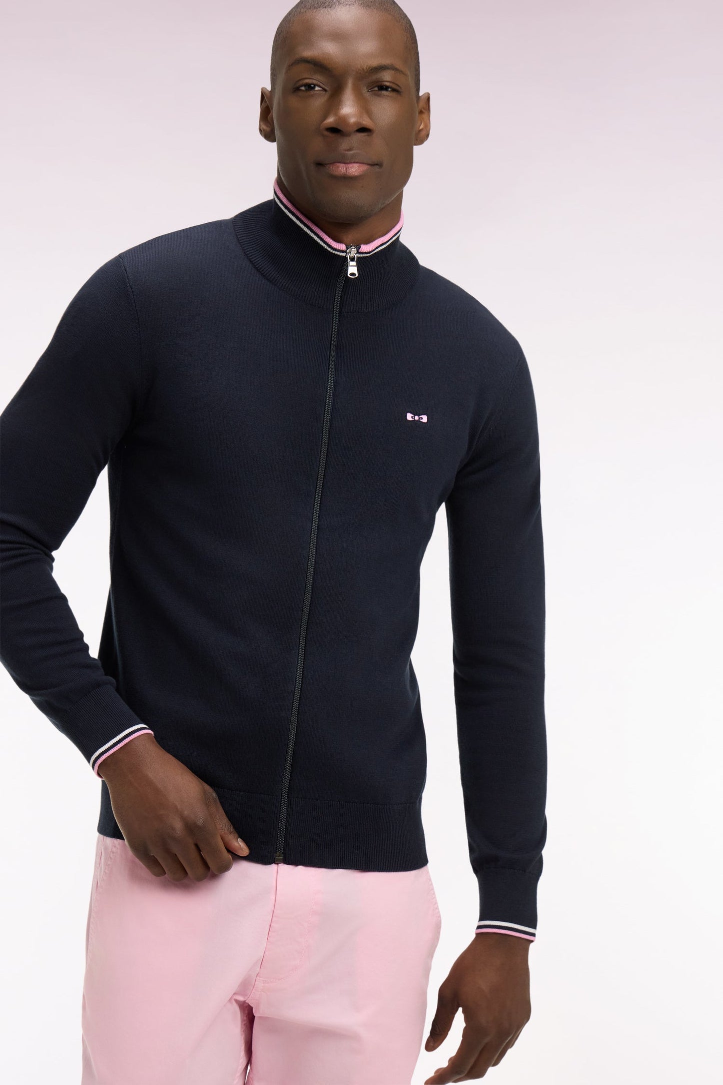Cardigan zippé en coton marine à bords-côtes rayés