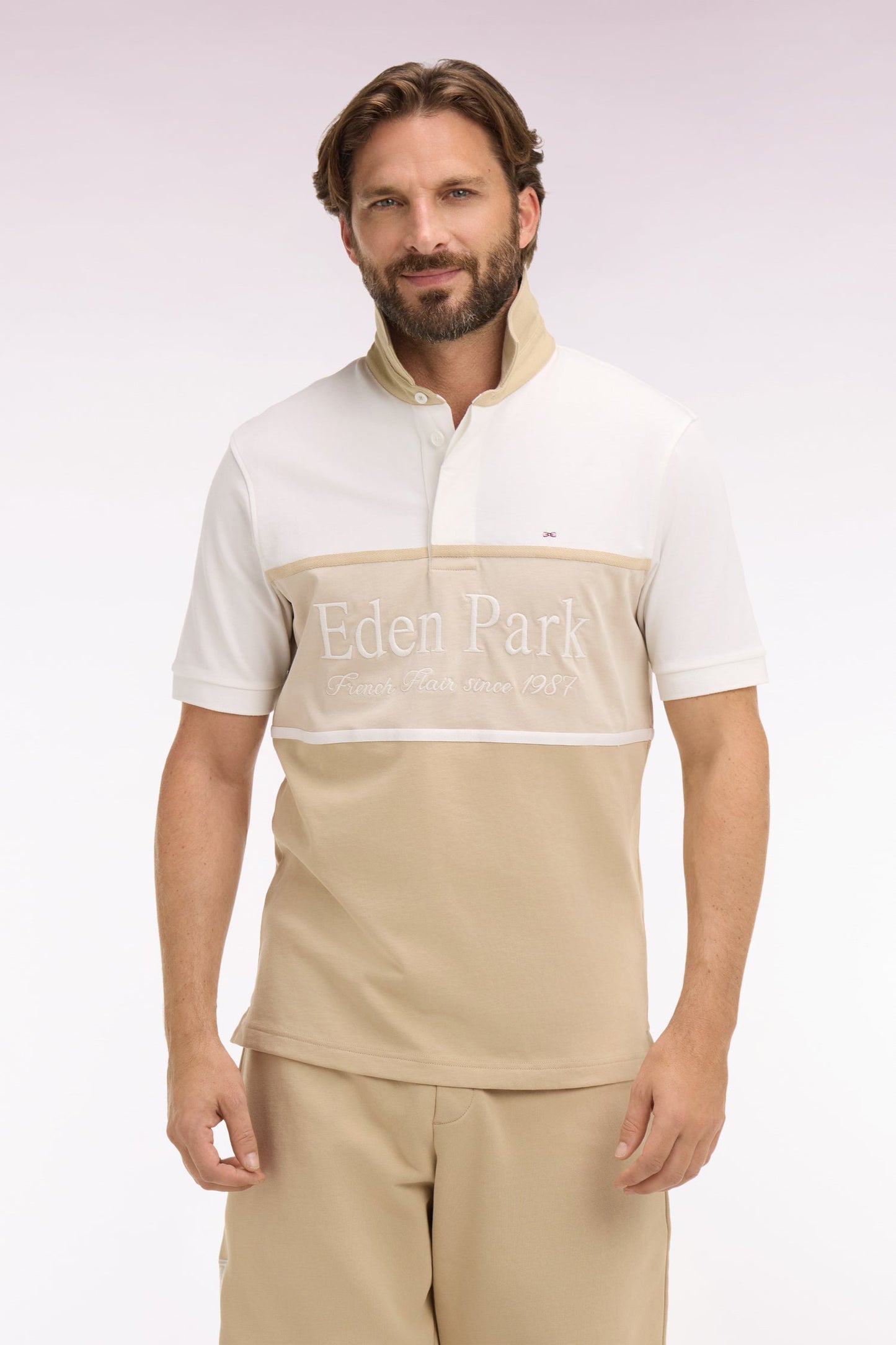 Maillot à manches courtes beige à découpes et broderie coupe regular