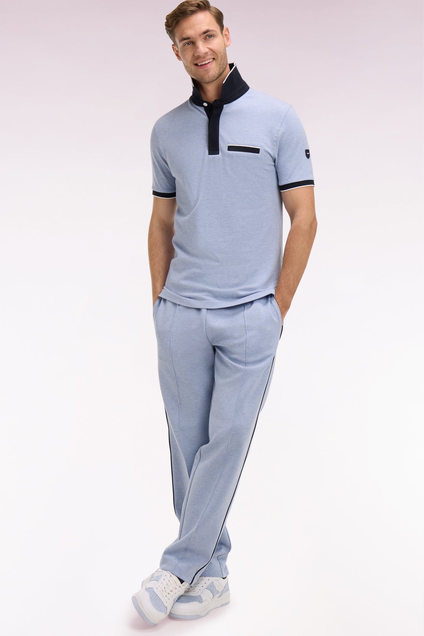 Polo manches courtes en piqué coton stretch ciel coupe slim