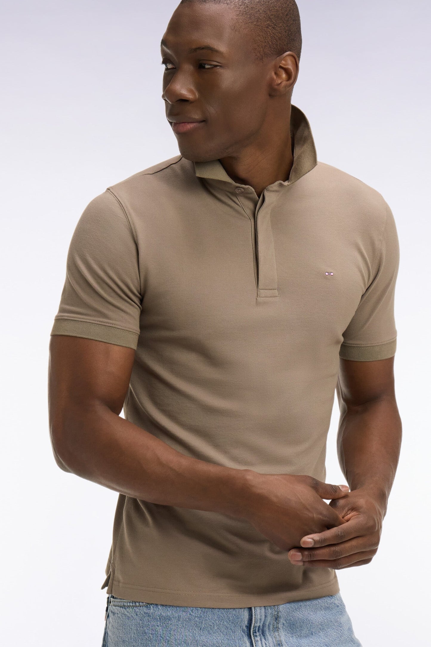 Polo à manches courtes en coton marron coupe slim