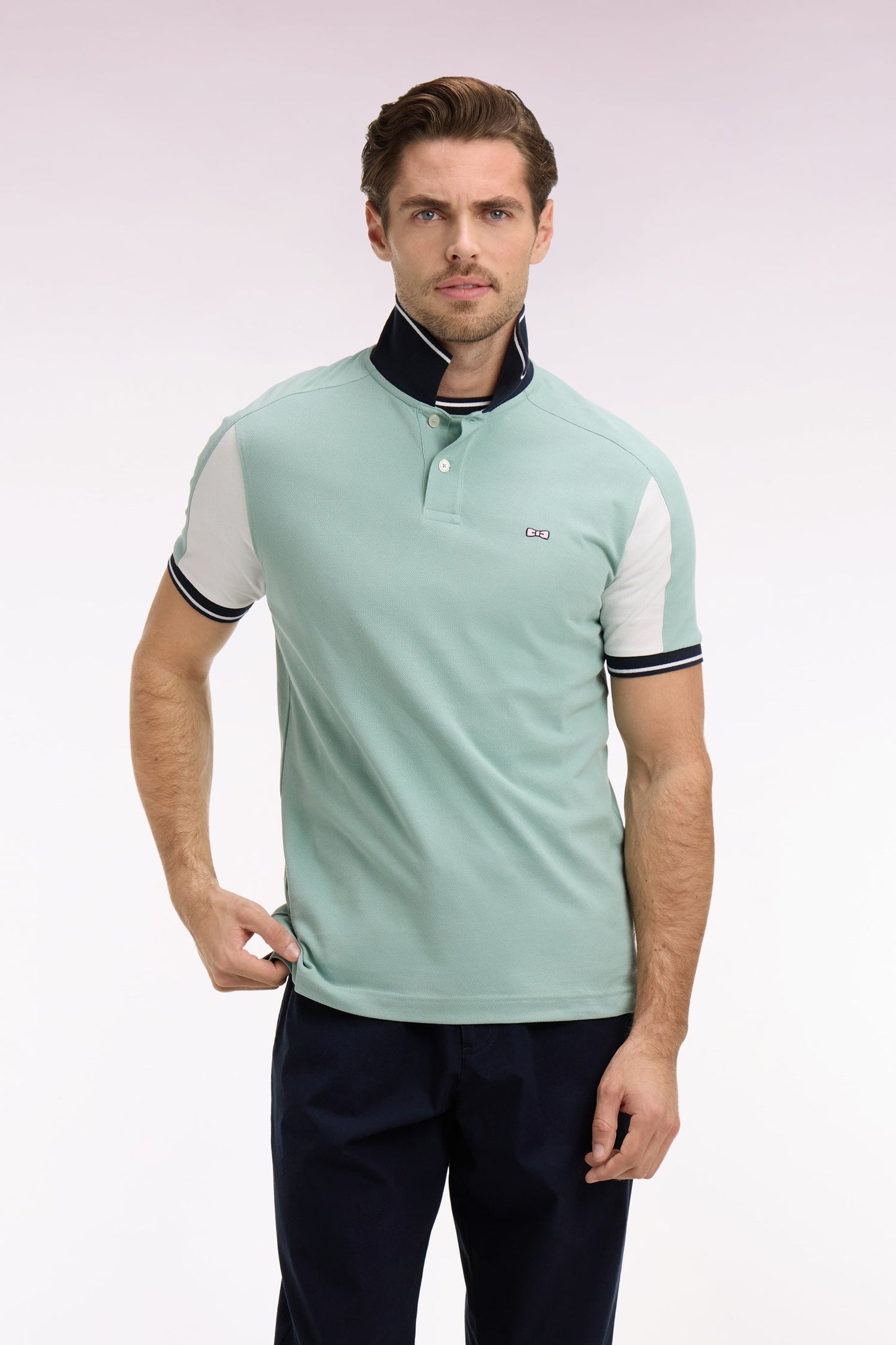 Polo à manches courtes en coton vert d'eau brodé coupe regular