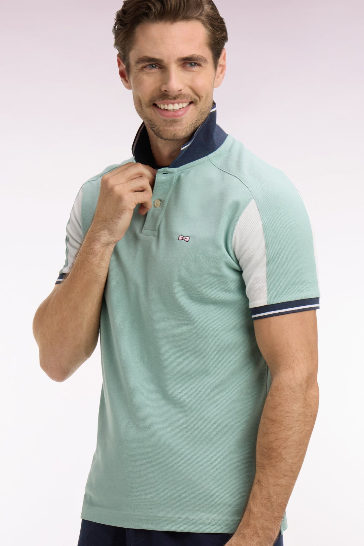 Polo à manches courtes en coton vert d'eau brodé coupe regular
