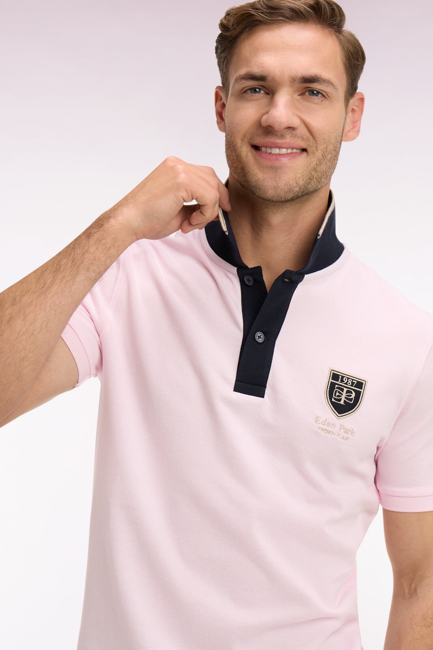 Polo à manches courtes en piqué coton rose écusson EP
