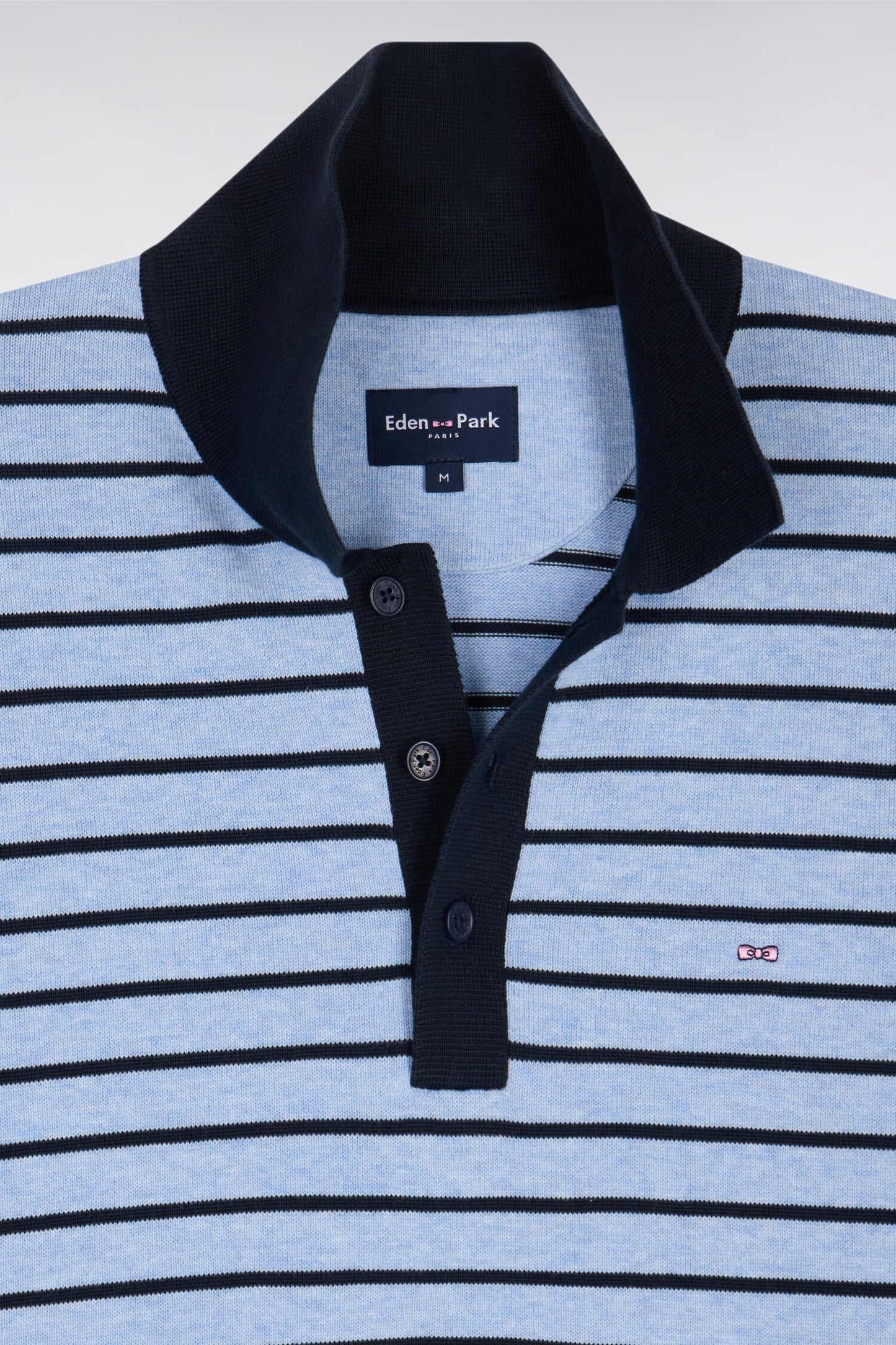 Pull manches courtes à col polo en coton ciel rayé