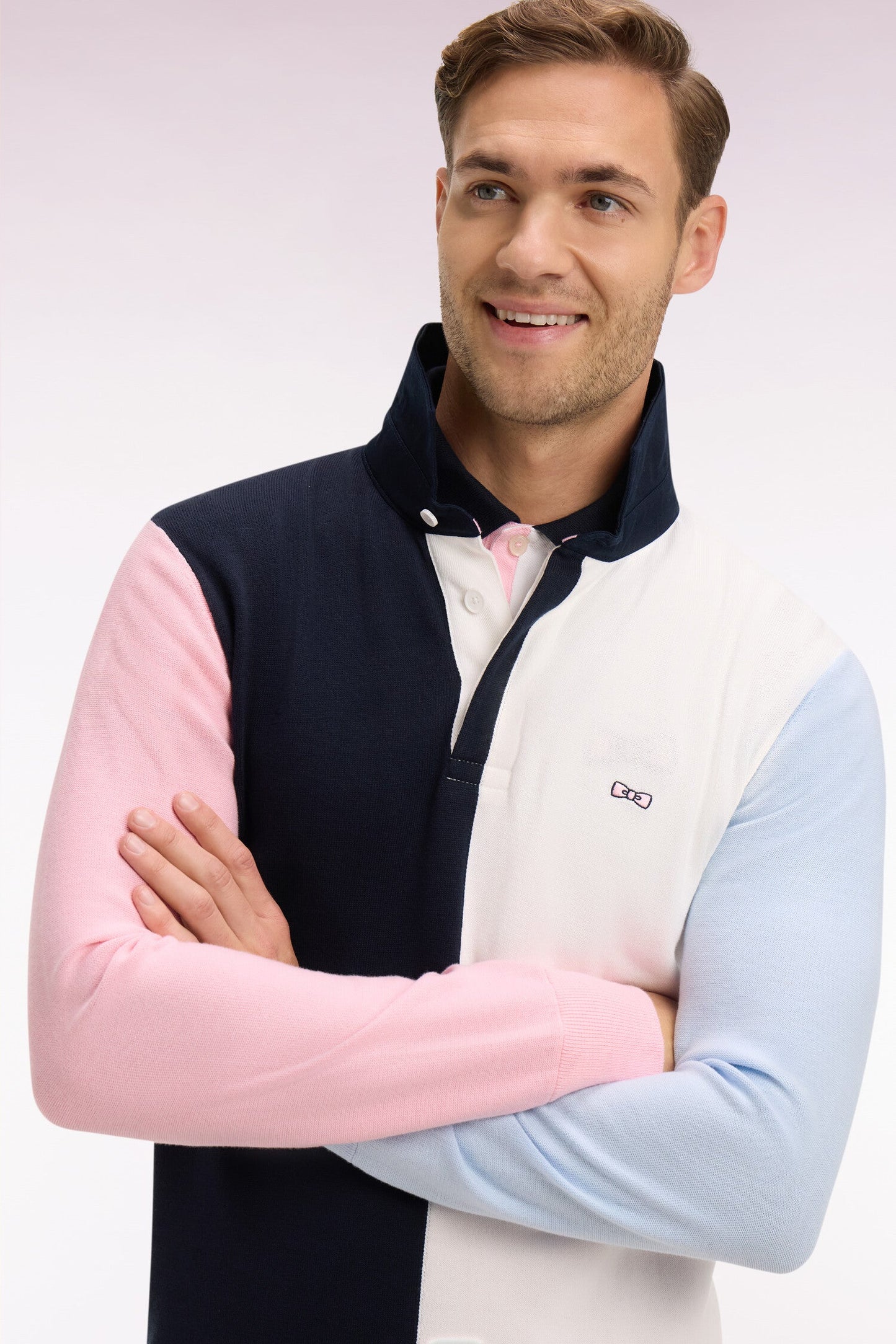 Pull col maillot en coton marine et blanc à manches contrastées