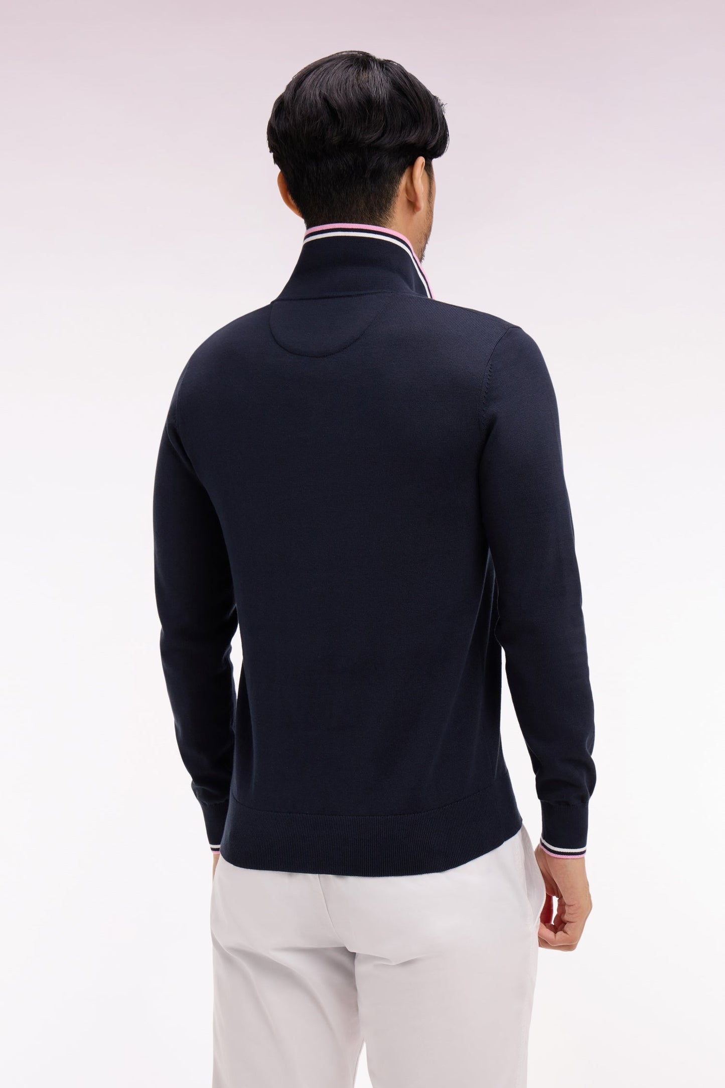 Pull col polo en coton marine à rayures fines