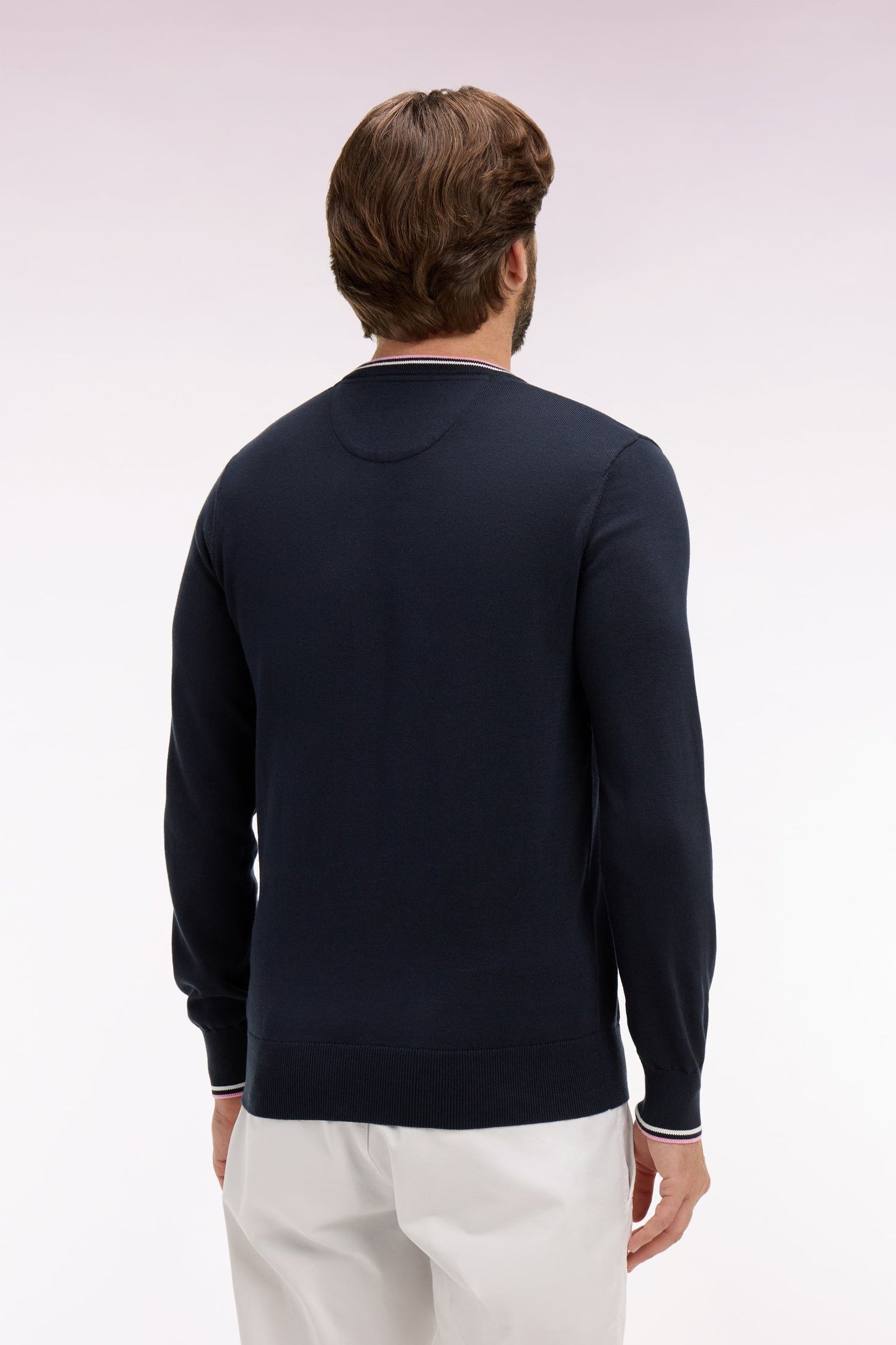 Pull col rond en coton marine à rayures fines
