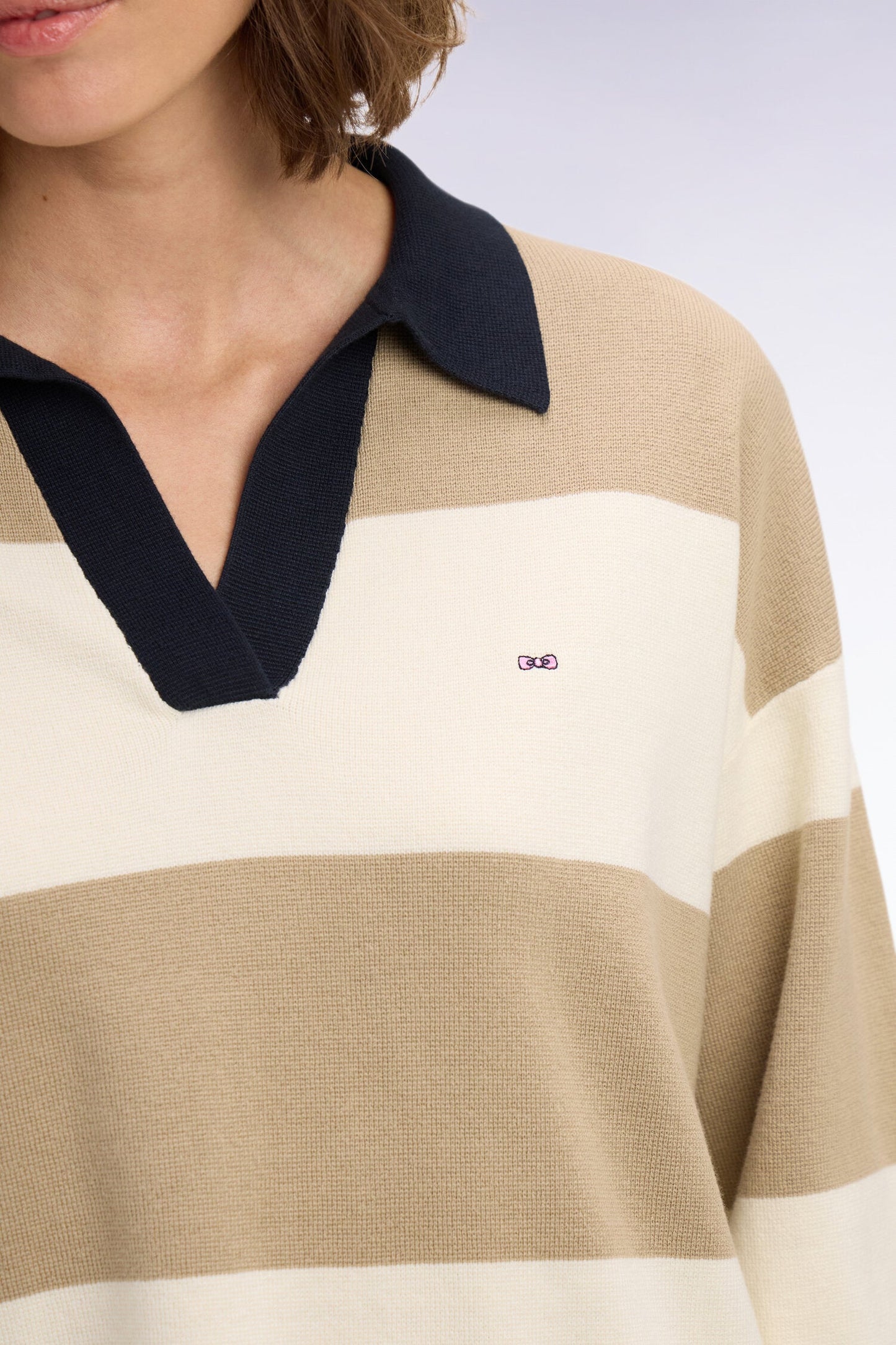 Pull col polo en coton rayé beige et écru coupe oversized