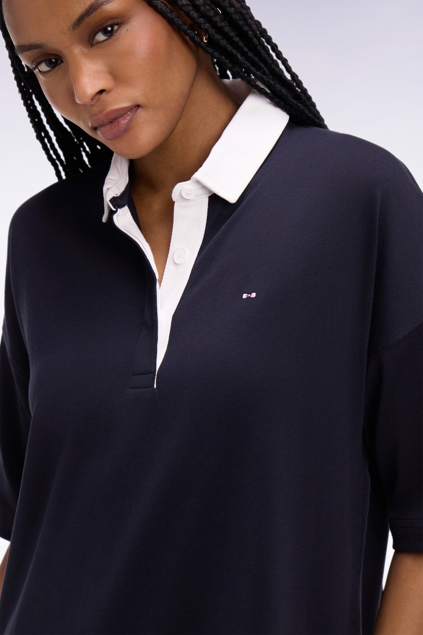 Robe polo en coton marine à col blanc